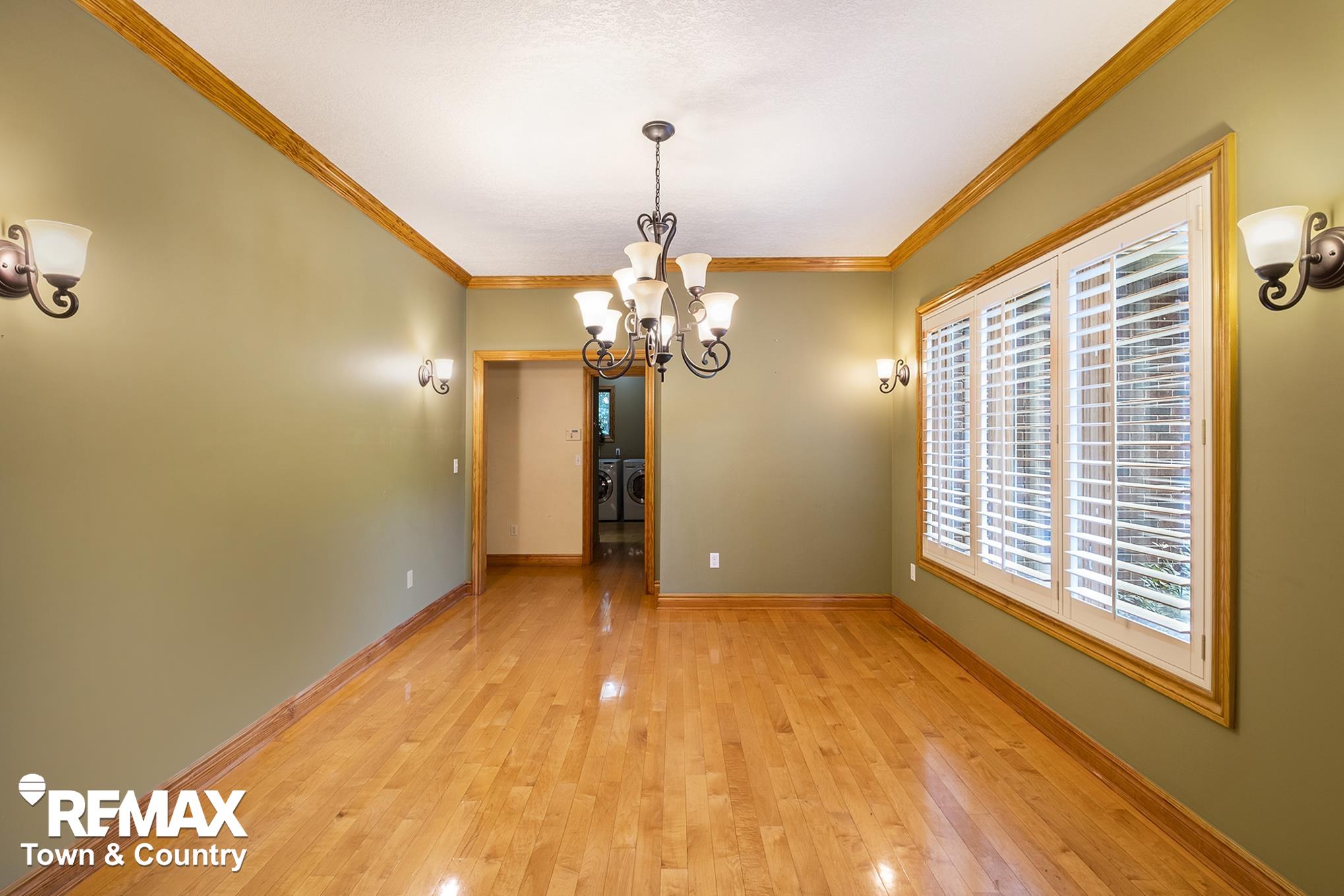 7495 Falling Leaf Court