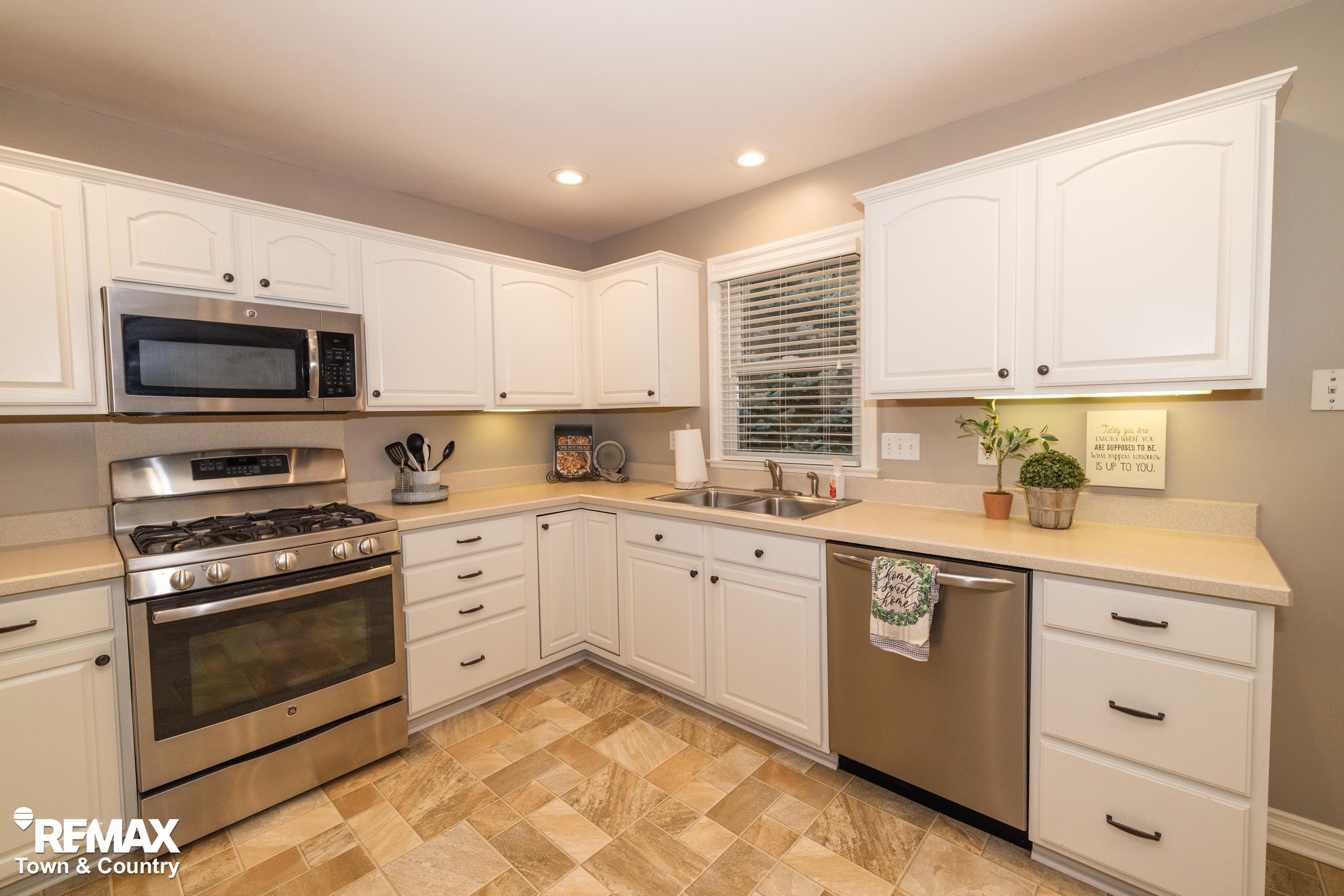 166 Beacon Point Parkway