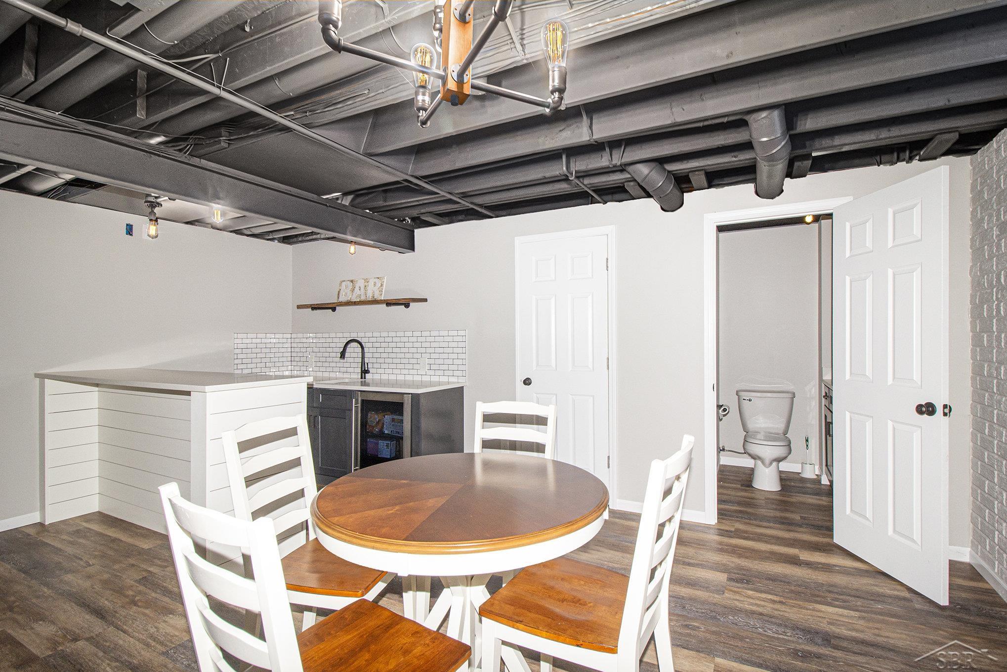 10386 Edgewood Drive