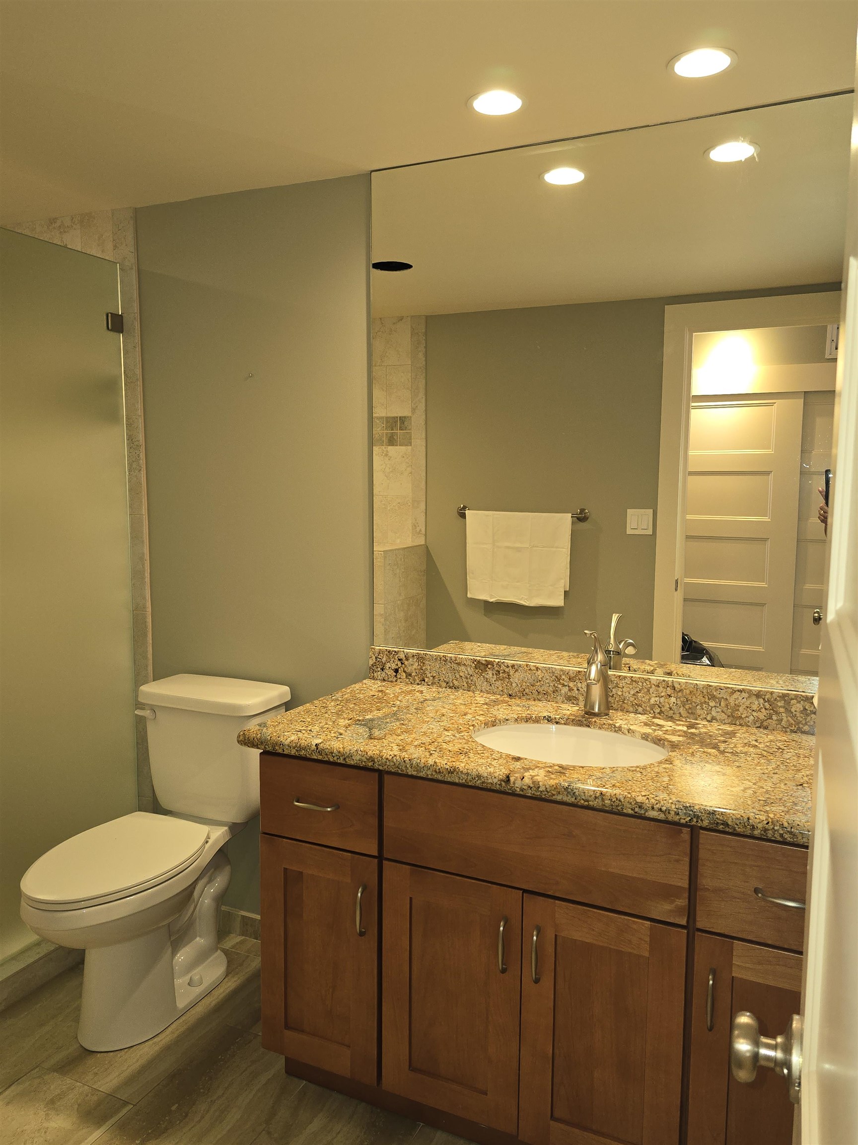 475 Front St Unit: 220