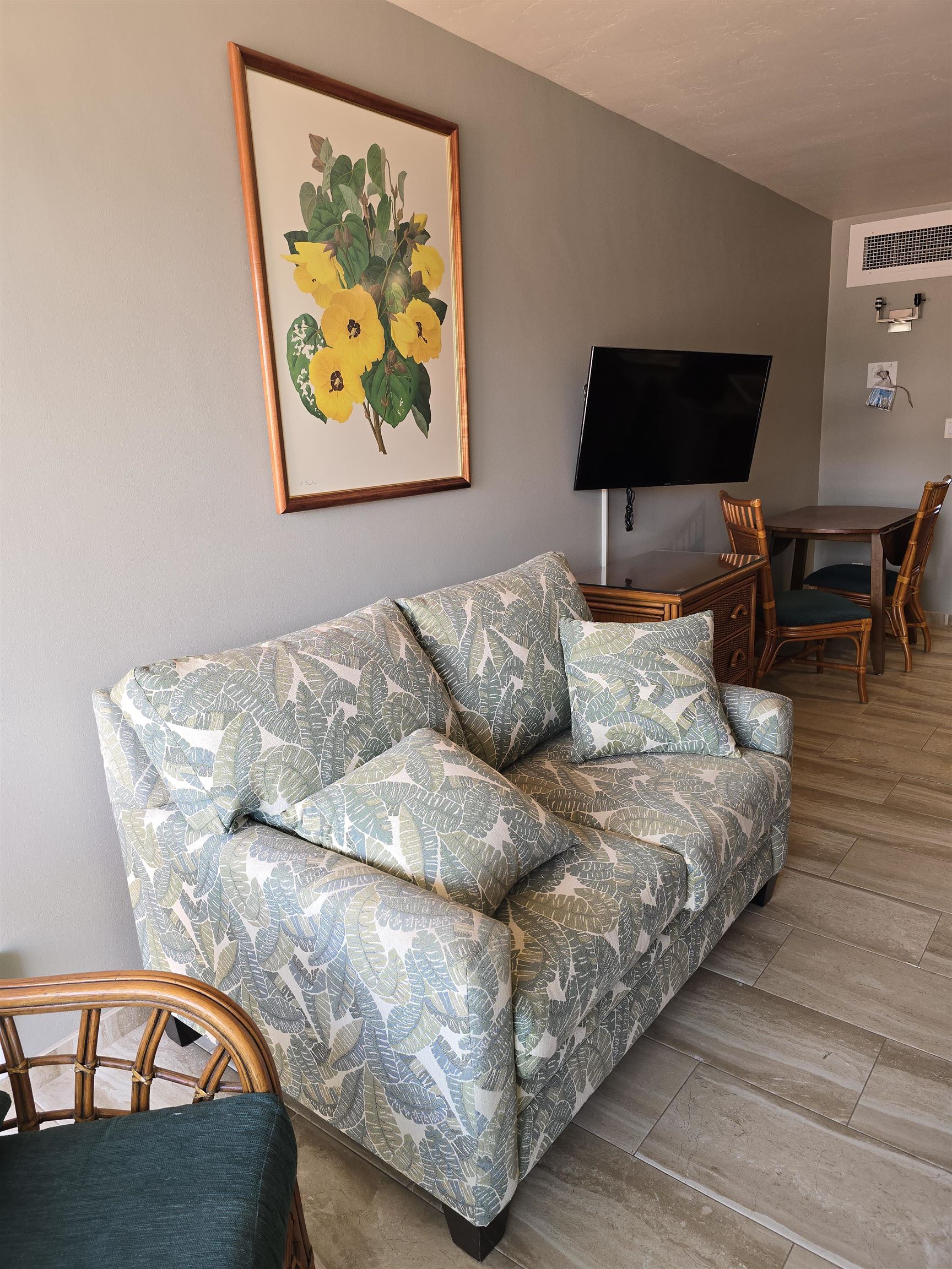 475 Front St Unit: 220