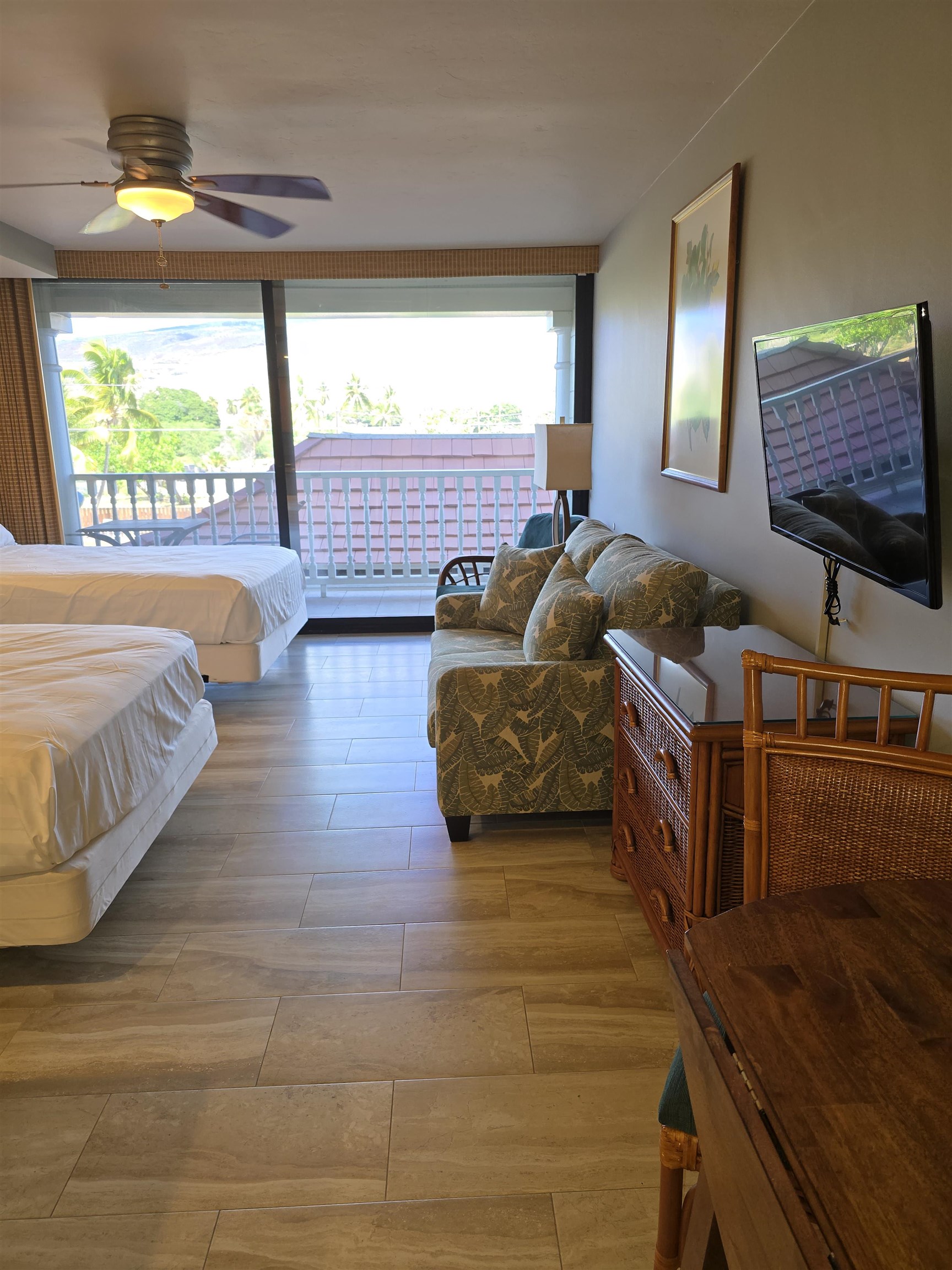 475 Front St Unit: 220