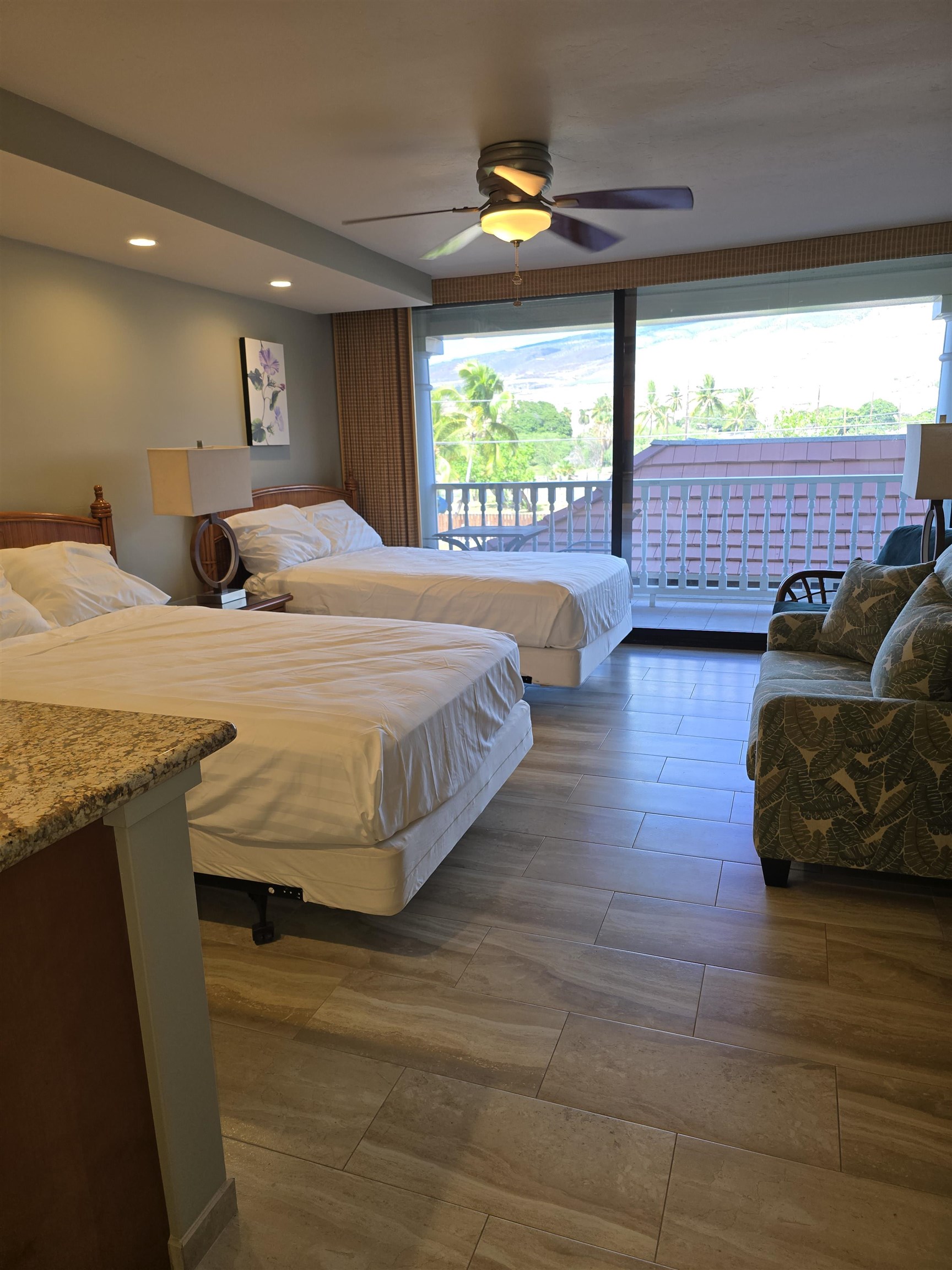 475 Front St Unit: 220