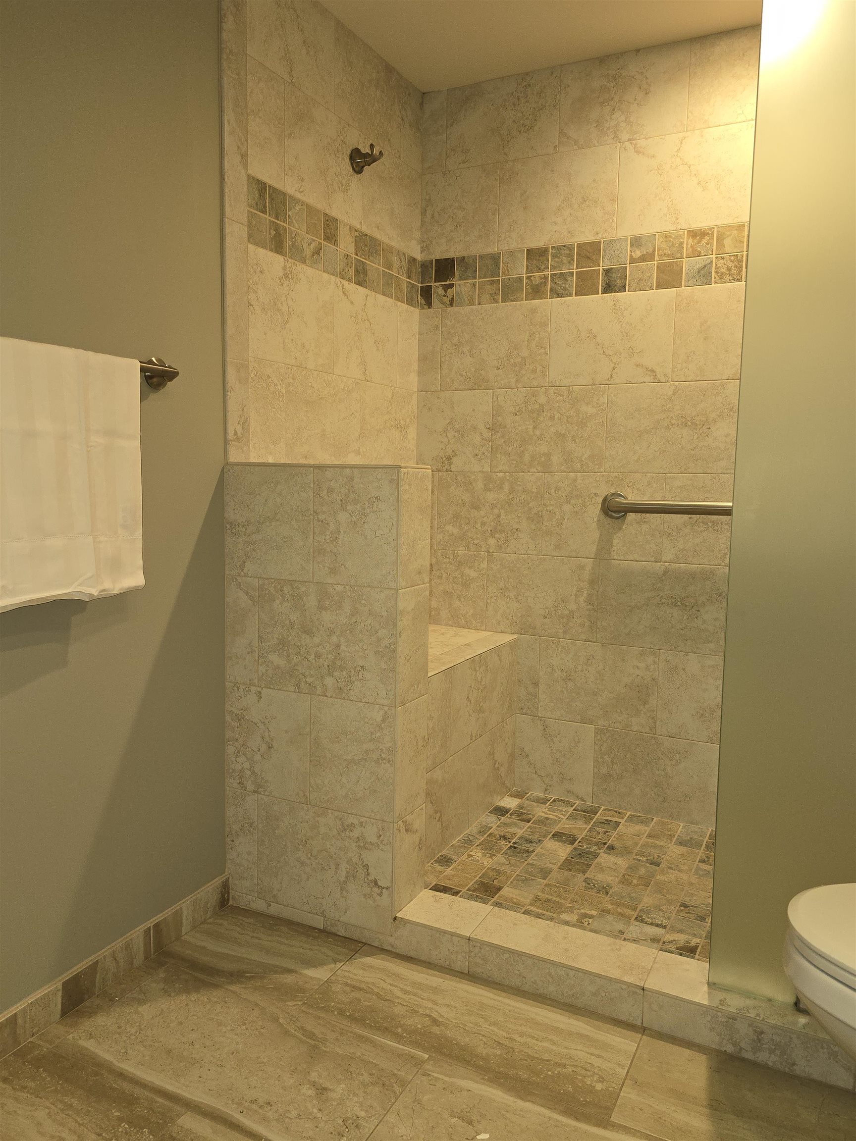 475 Front St Unit: 220