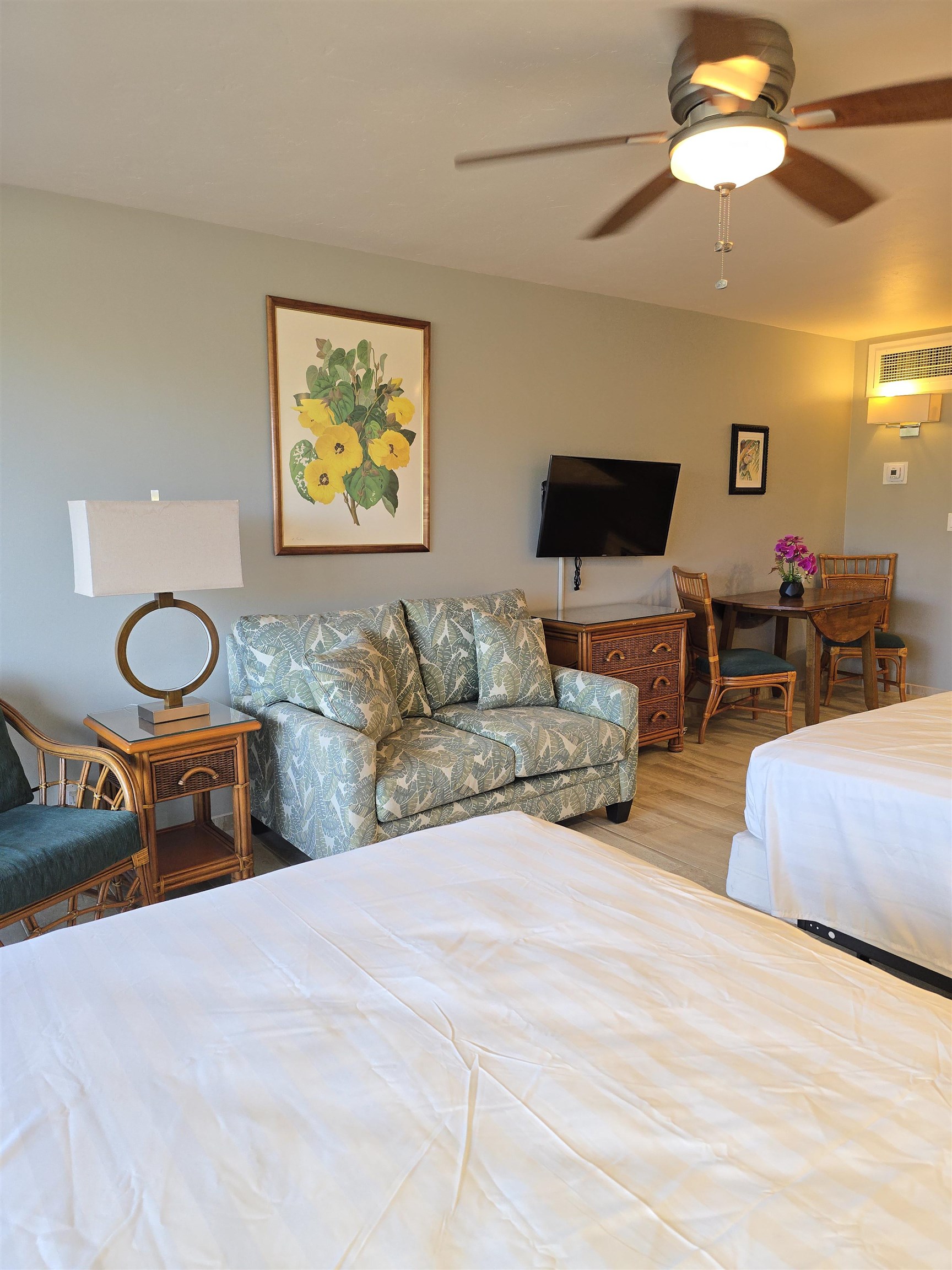 475 Front St Unit: 220