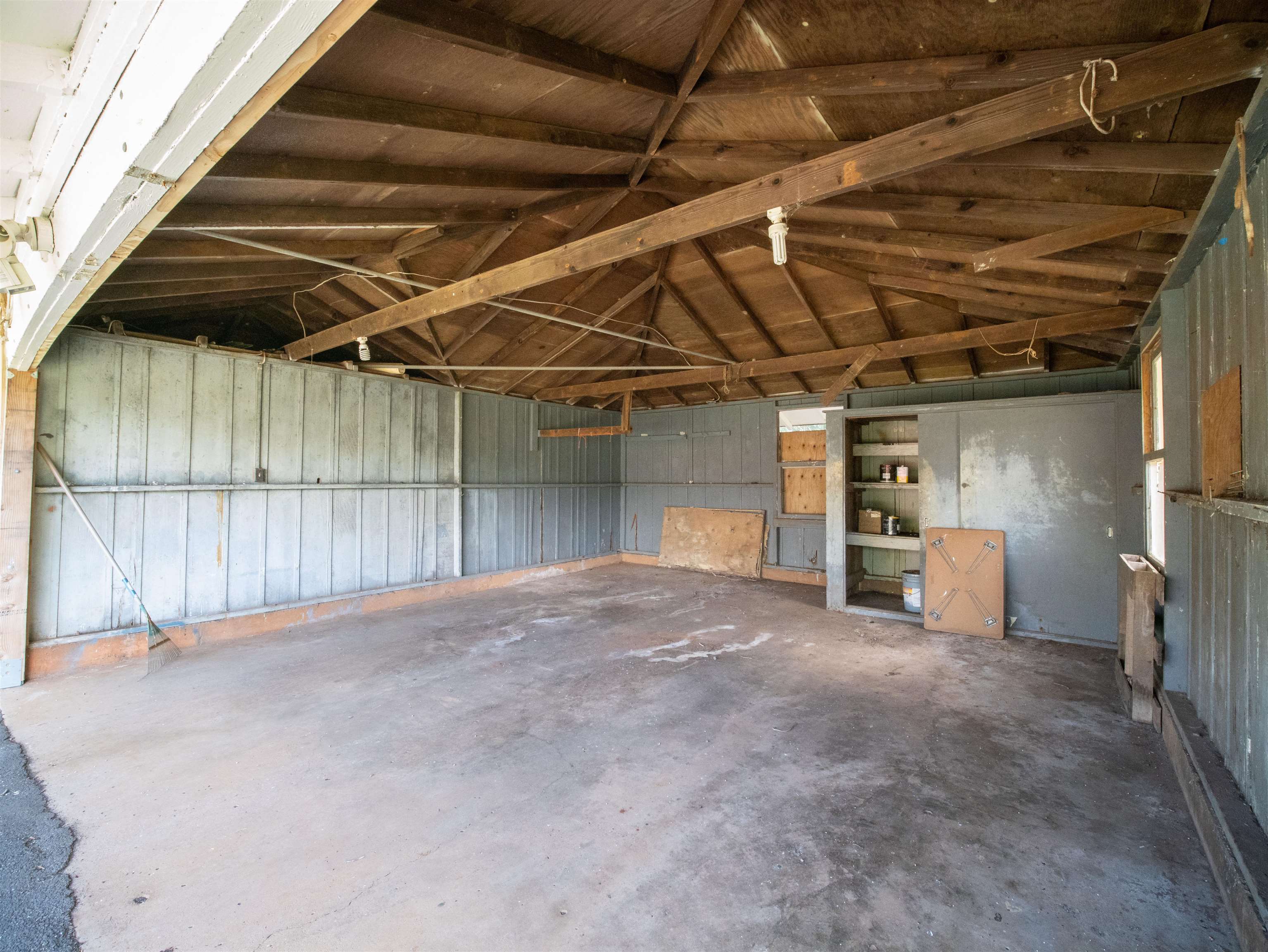 437 Hau Dr