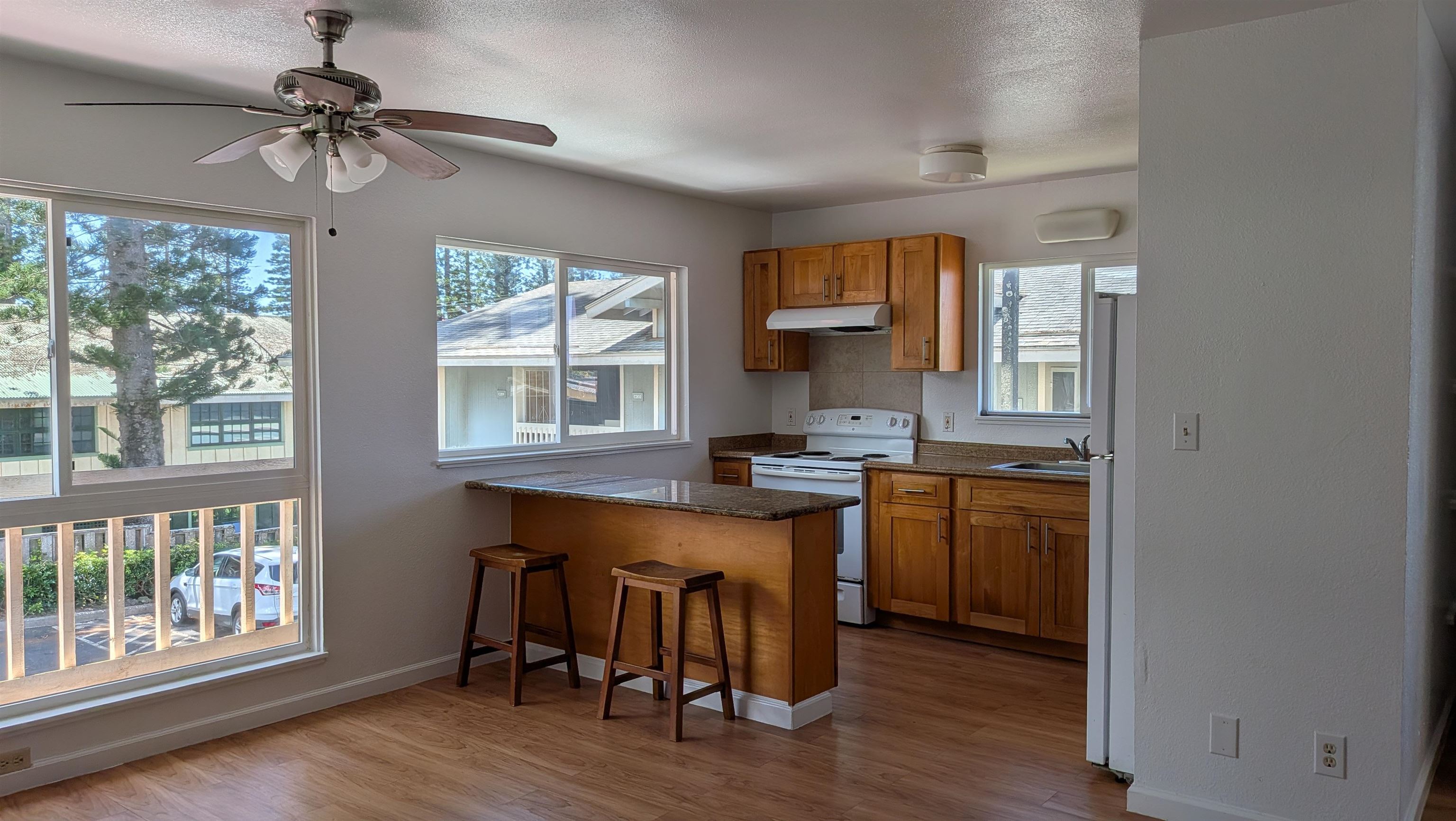 615 GAY St Unit: B 204