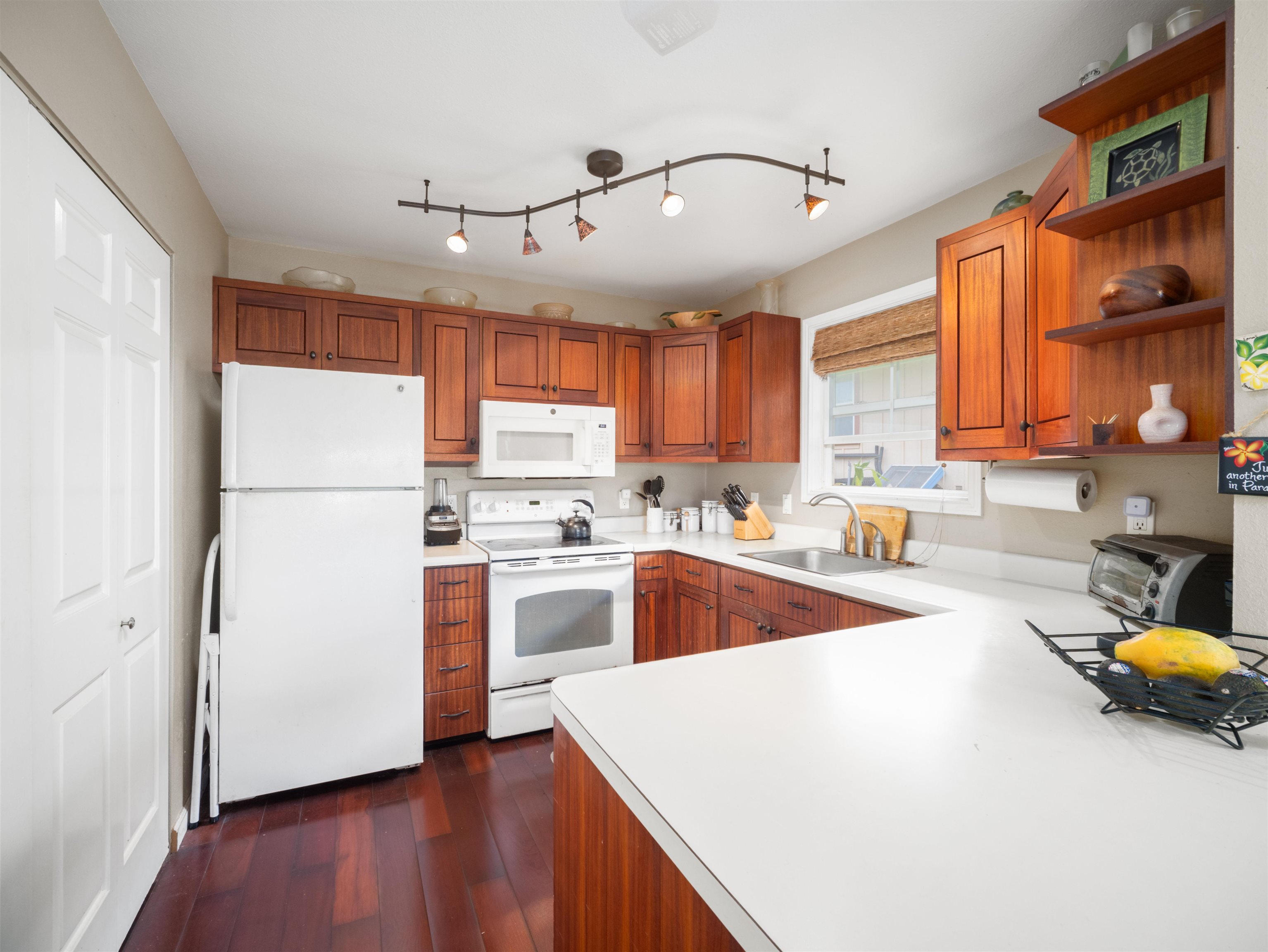 325 Thirteenth St