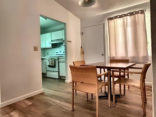 470 ILIAHI St