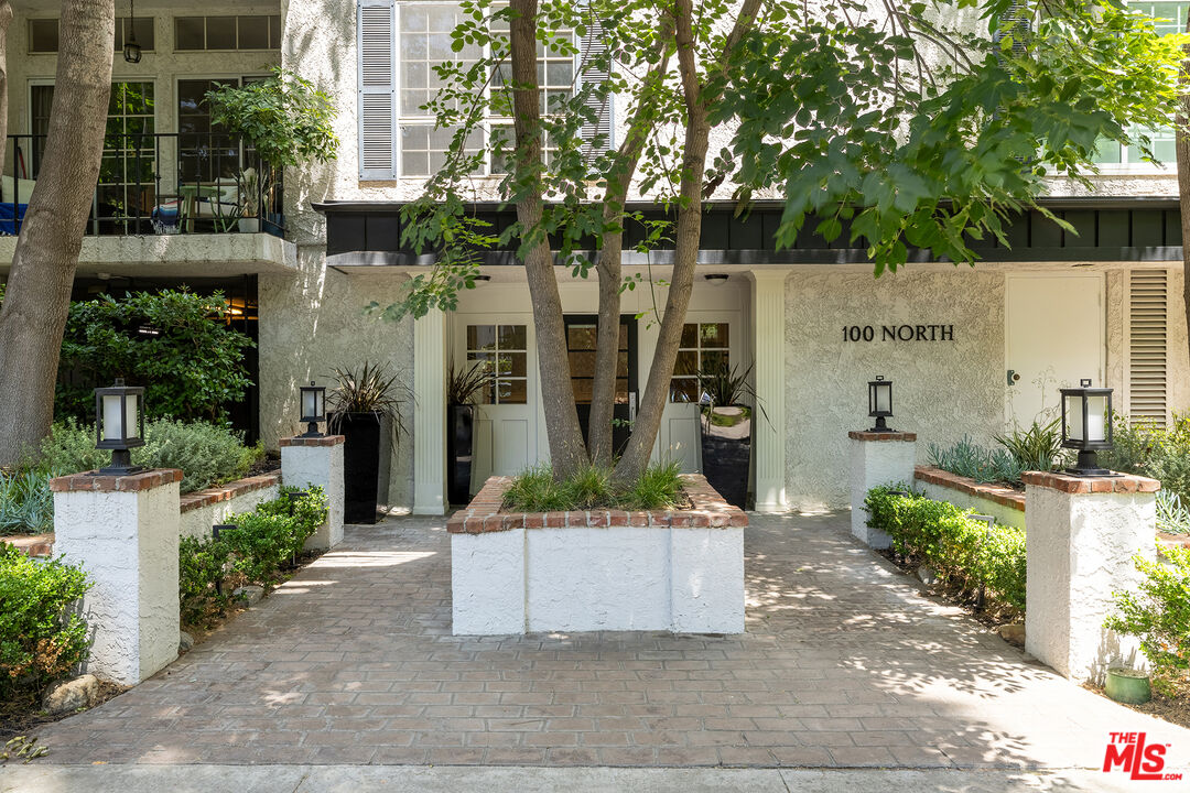 100 N Wetherly Dr Unit: 2C