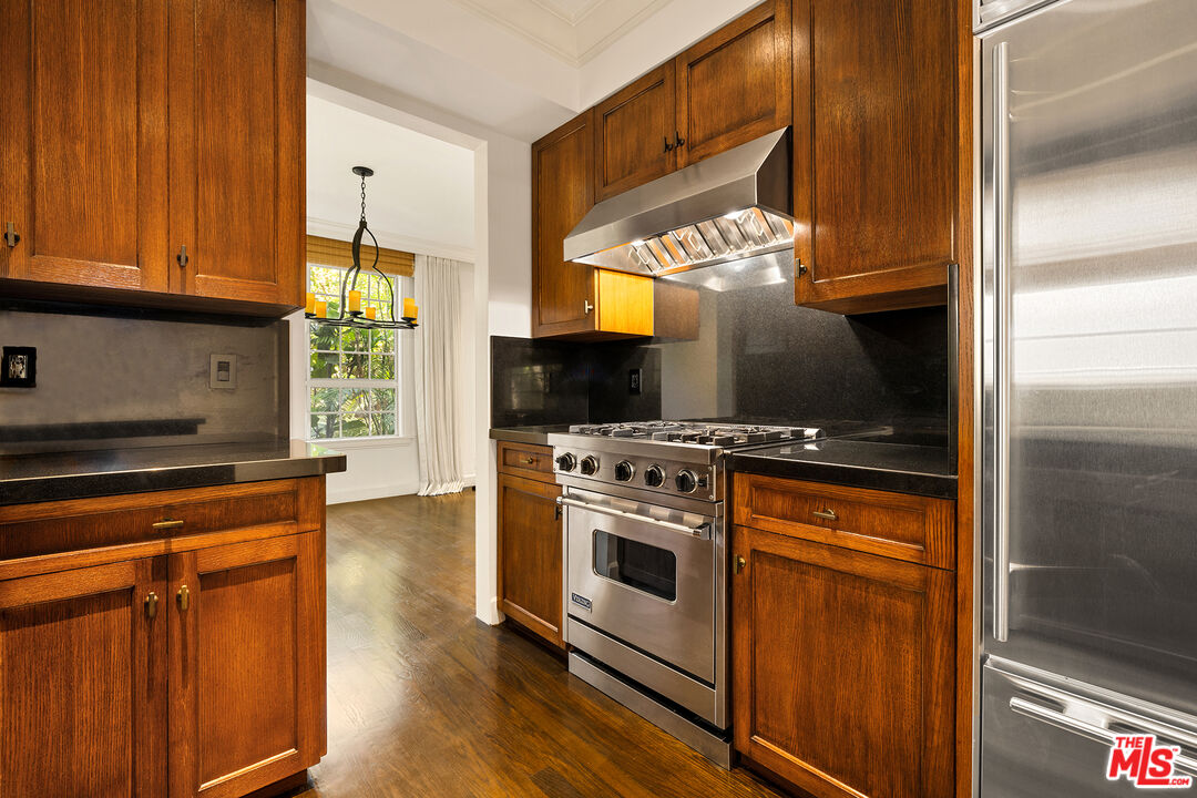 100 N Wetherly Dr Unit: 2C