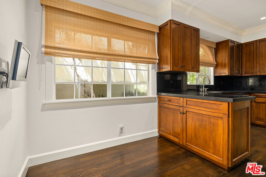 100 N Wetherly Dr Unit: 2C