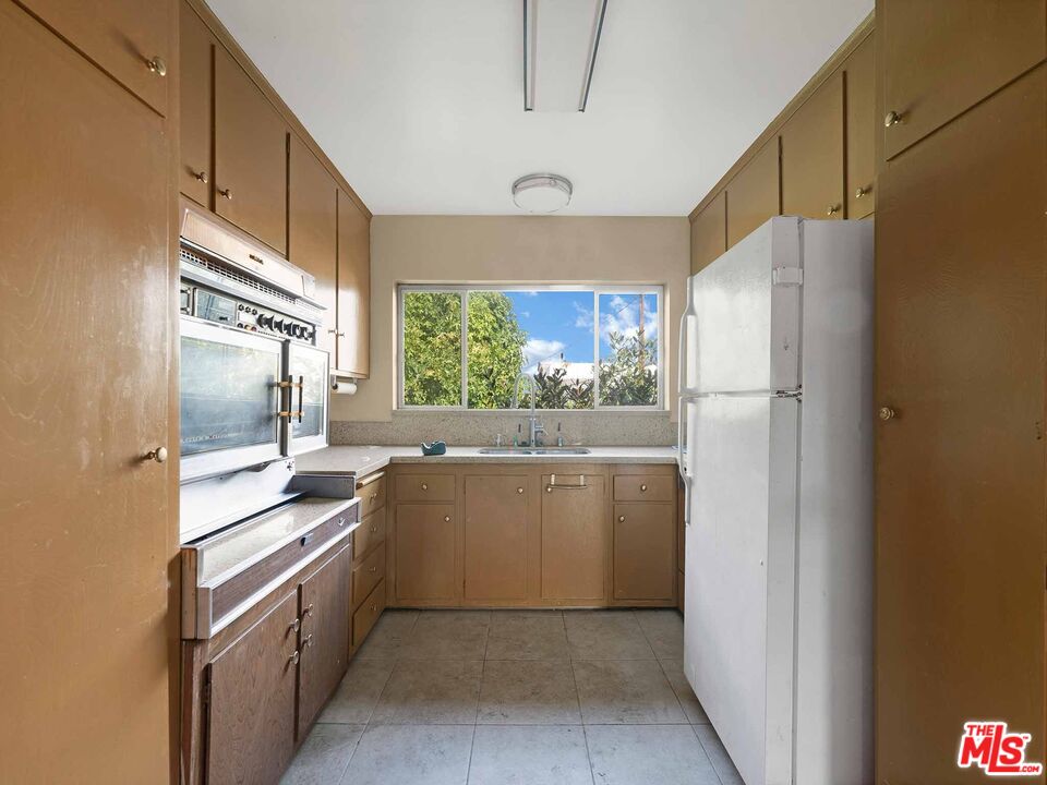 3166 S Sepulveda Blvd Unit: 22