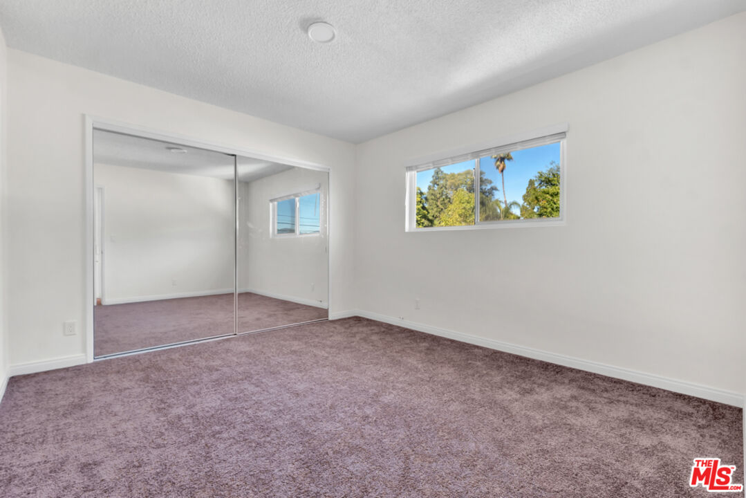 7228 Allott Ave Unit: 6