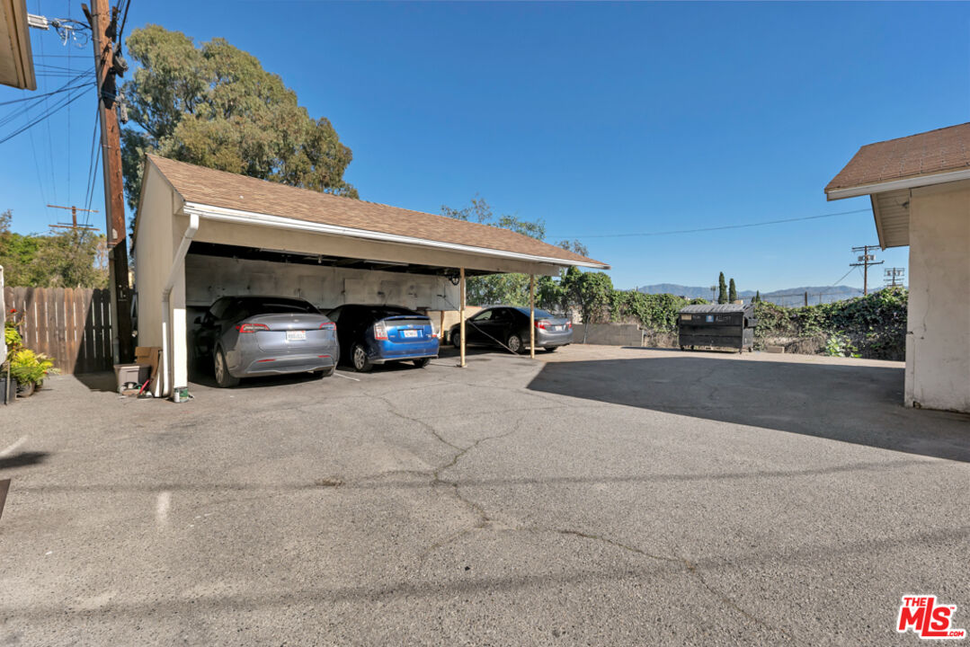 7228 Allott Ave Unit: 6