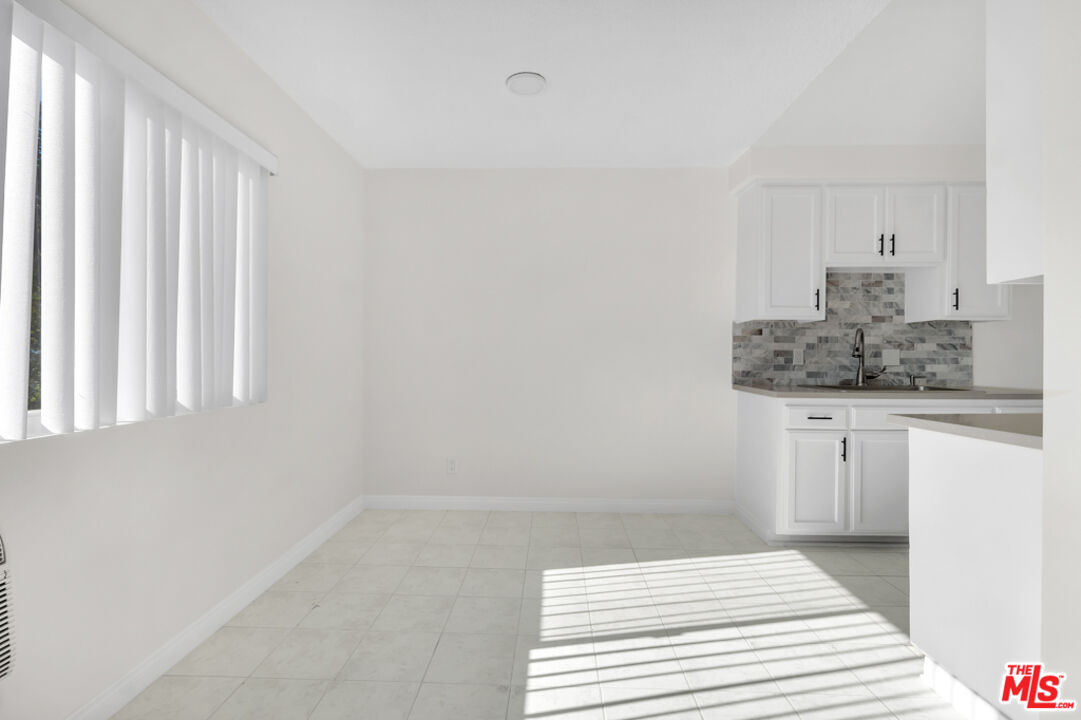 7228 Allott Ave Unit: 6