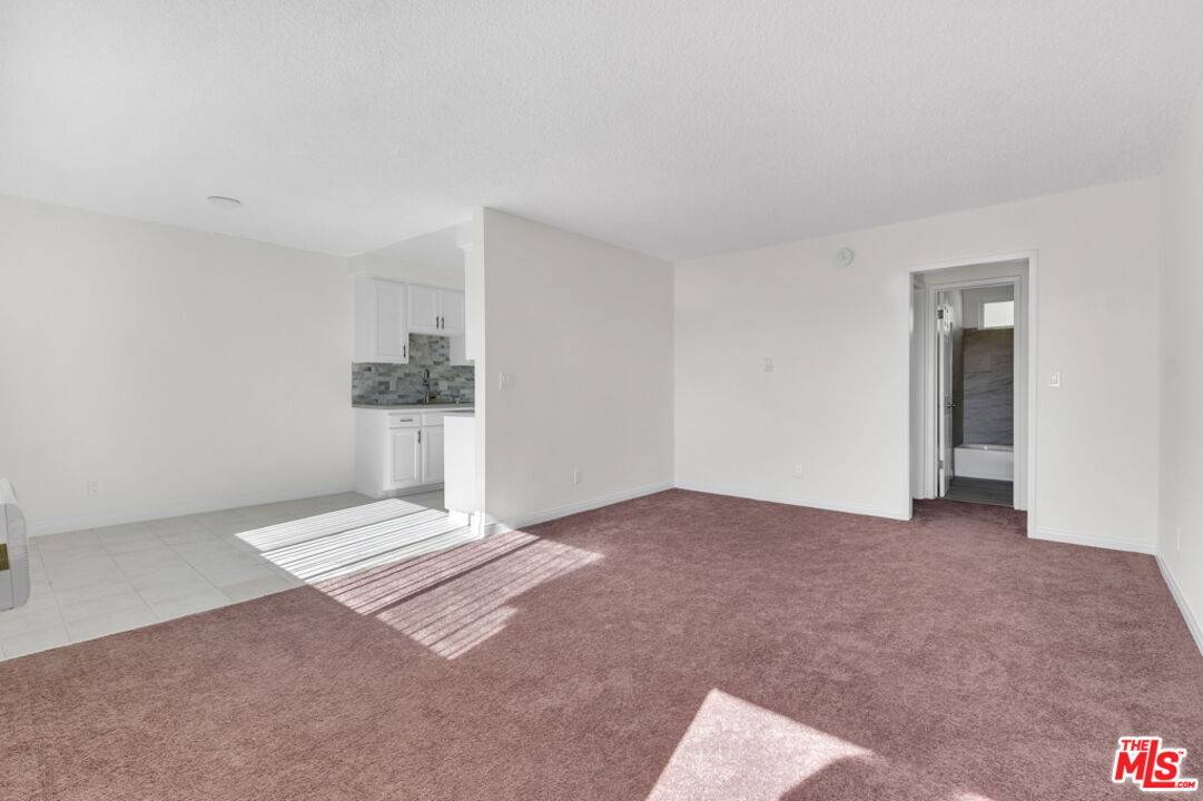 7228 Allott Ave Unit: 6