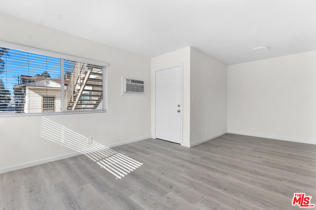 7228 Allott Ave Unit: 5