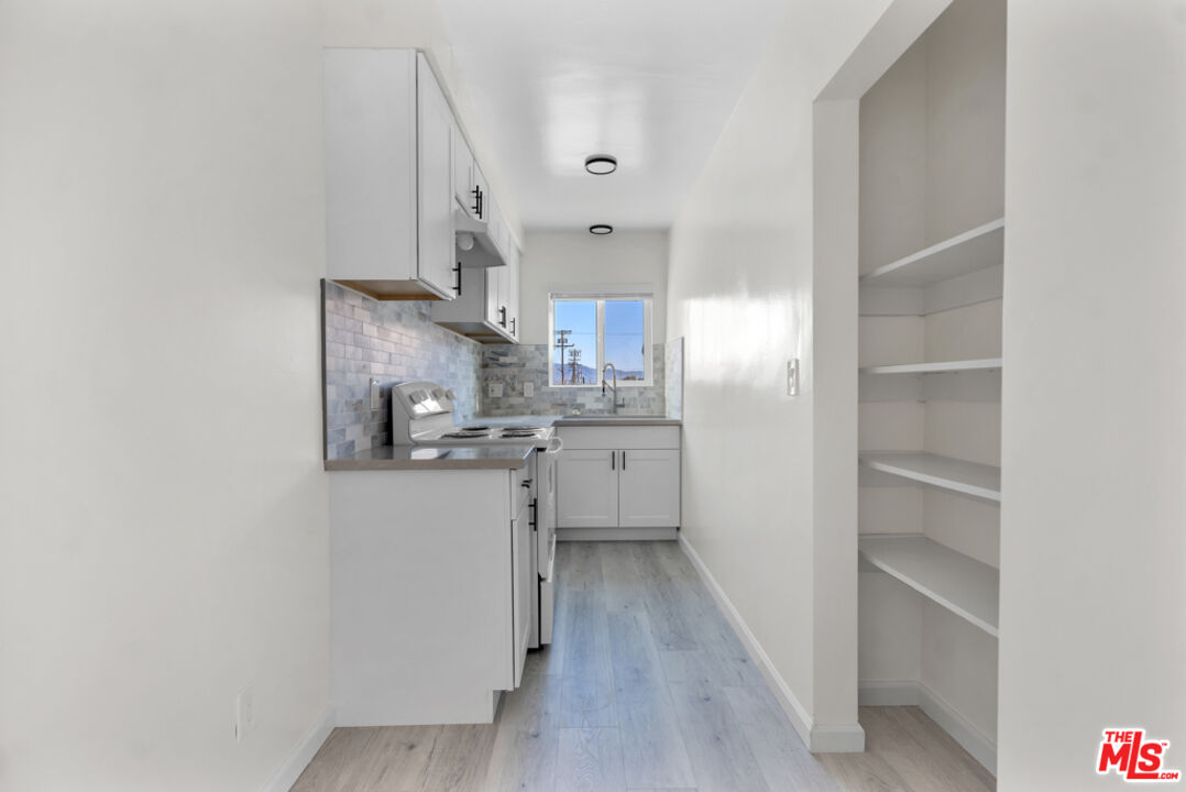 7228 Allott Ave Unit: 5