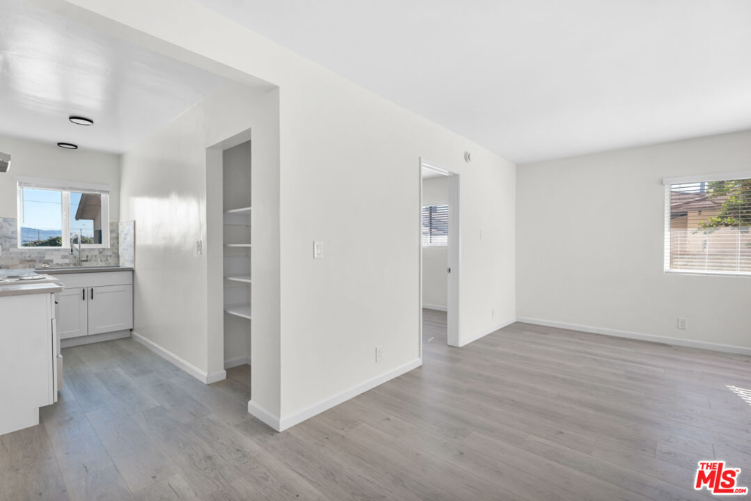 7228 Allott Ave Unit: 5