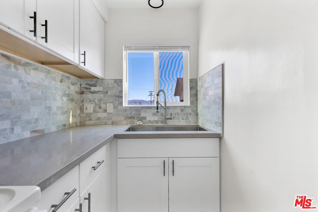 7228 Allott Ave Unit: 5