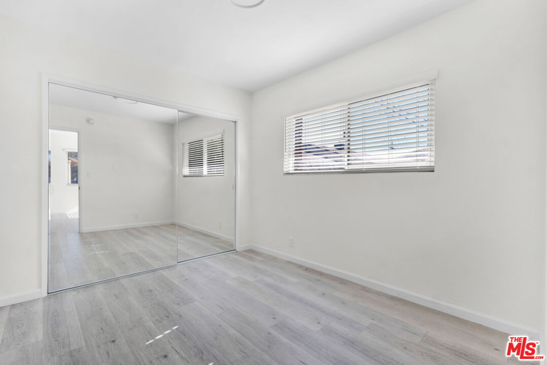 7228 Allott Ave Unit: 5