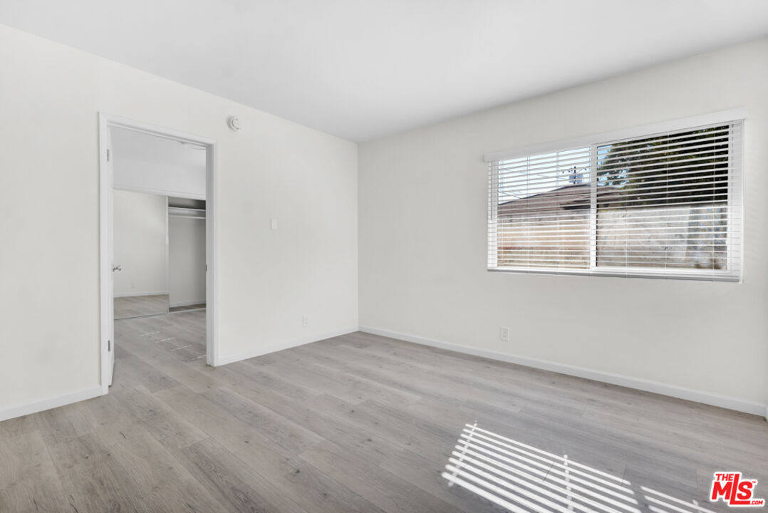 7228 Allott Ave Unit: 5