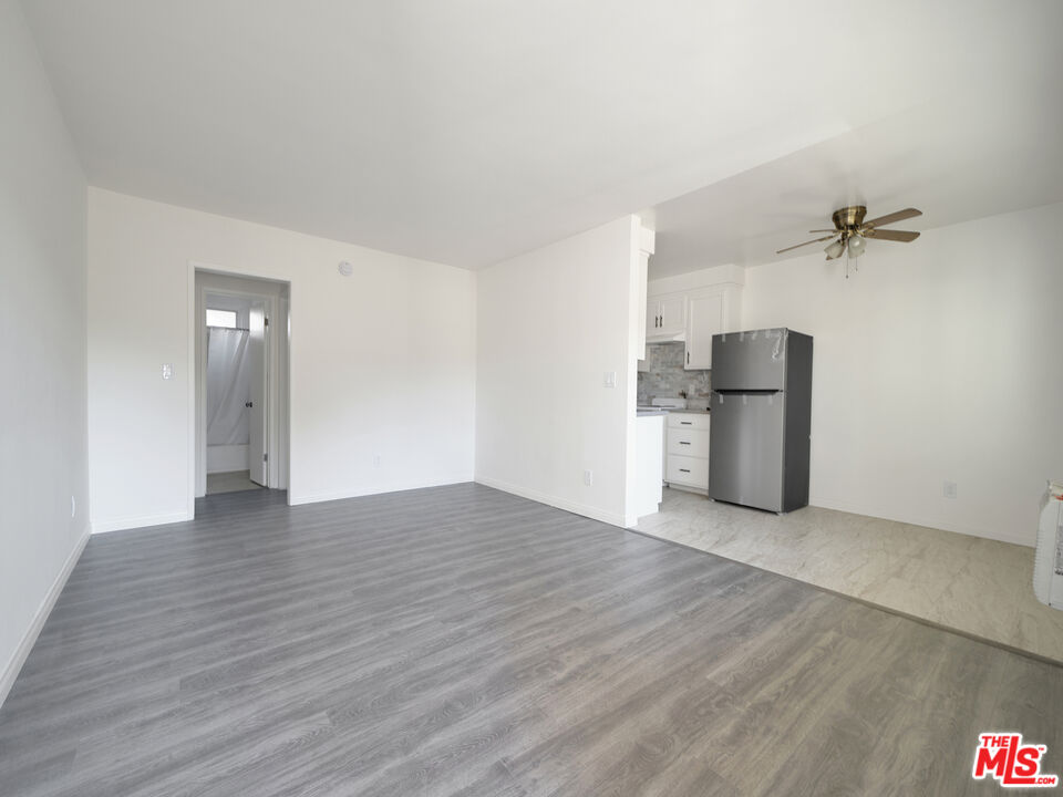 7228 Allott Ave Unit: 3