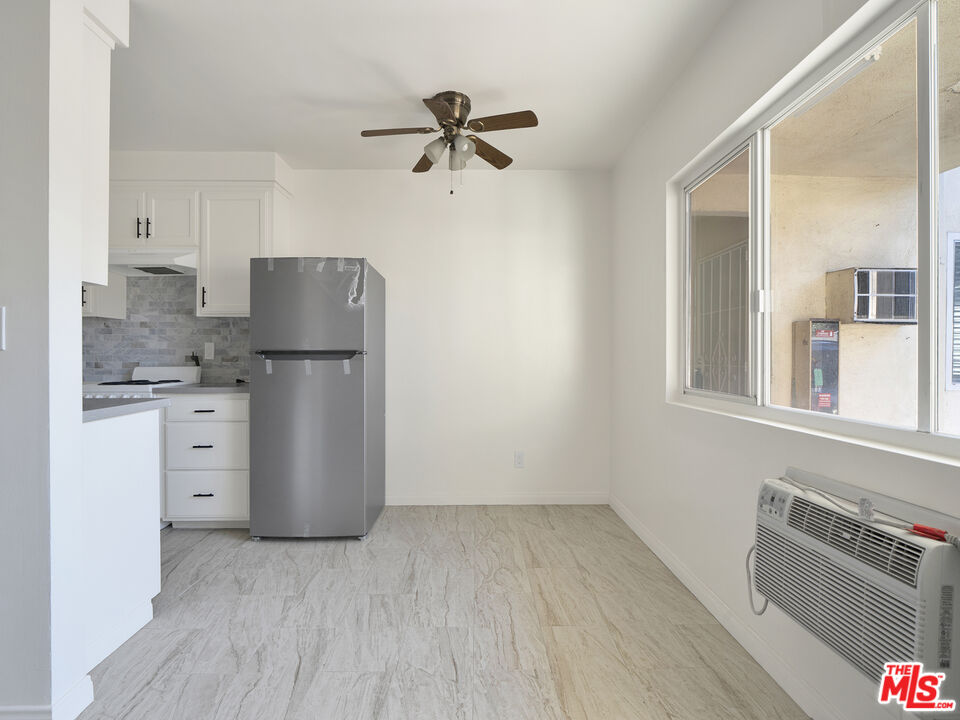 7228 Allott Ave Unit: 3