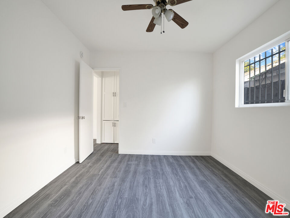 7228 Allott Ave Unit: 3