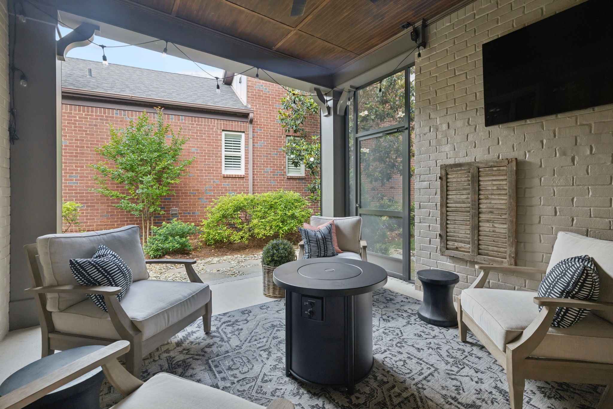 1234 Overton Cir