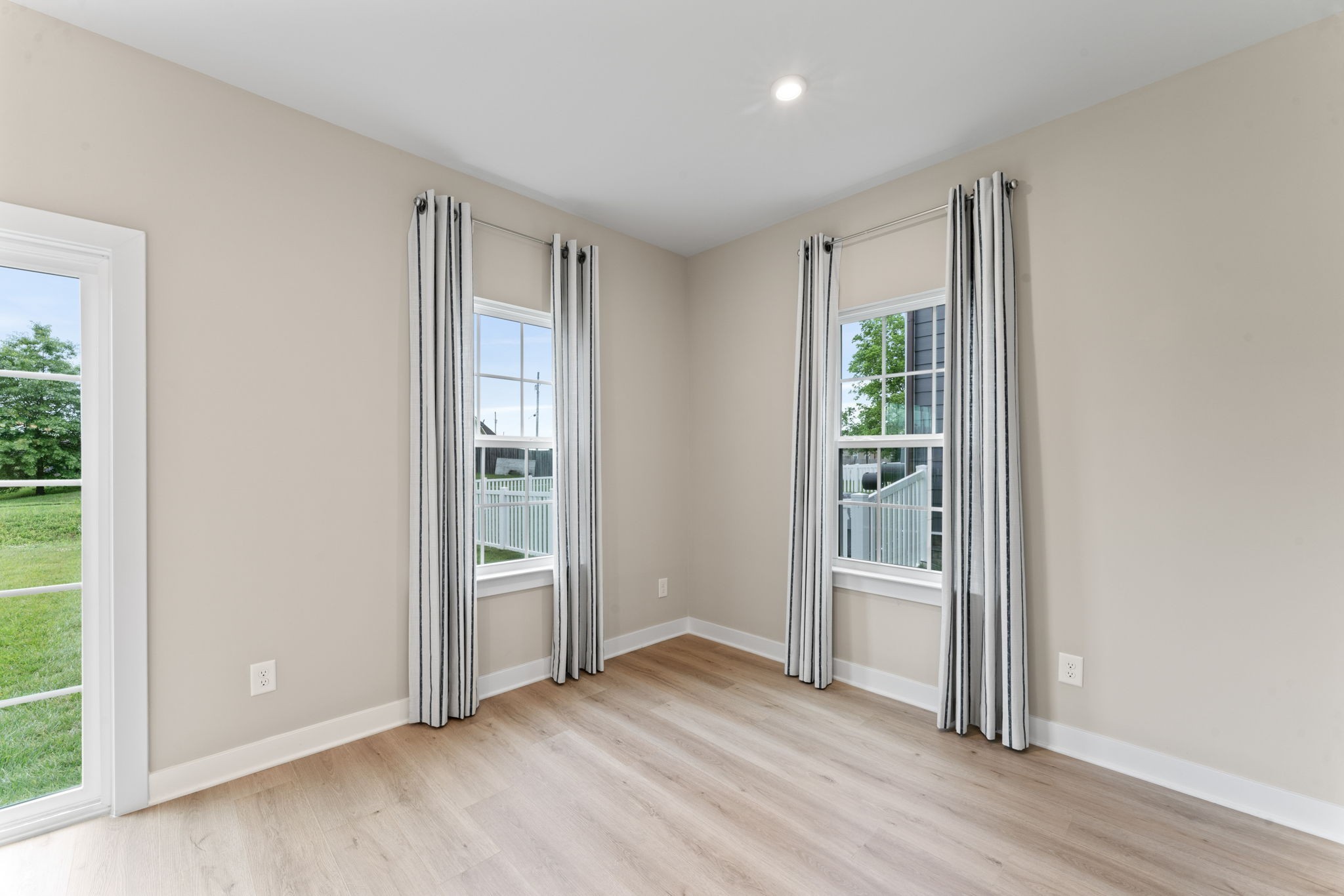 393 Ryan Ave