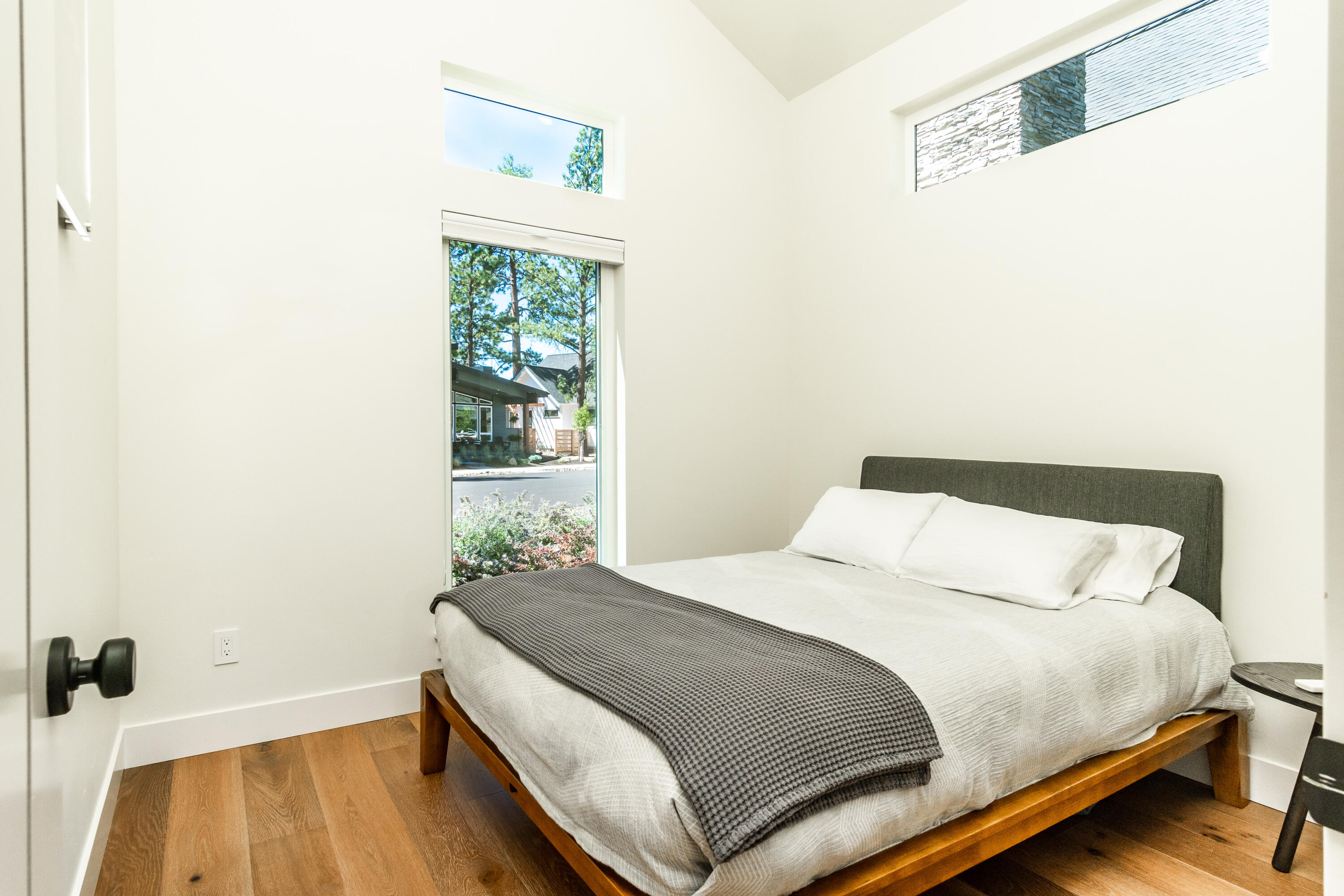 140 W Clearpine Drive