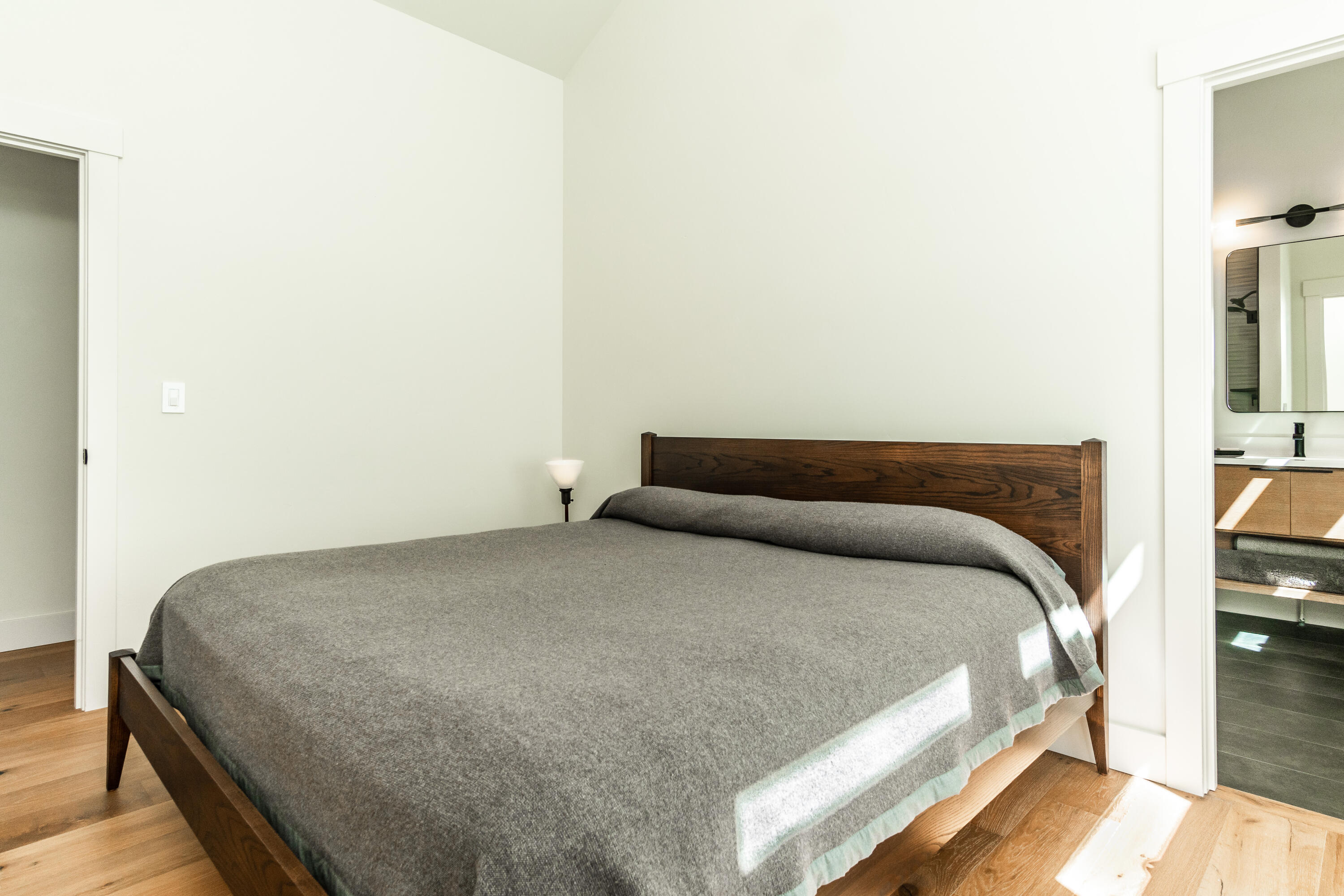 140 W Clearpine Drive