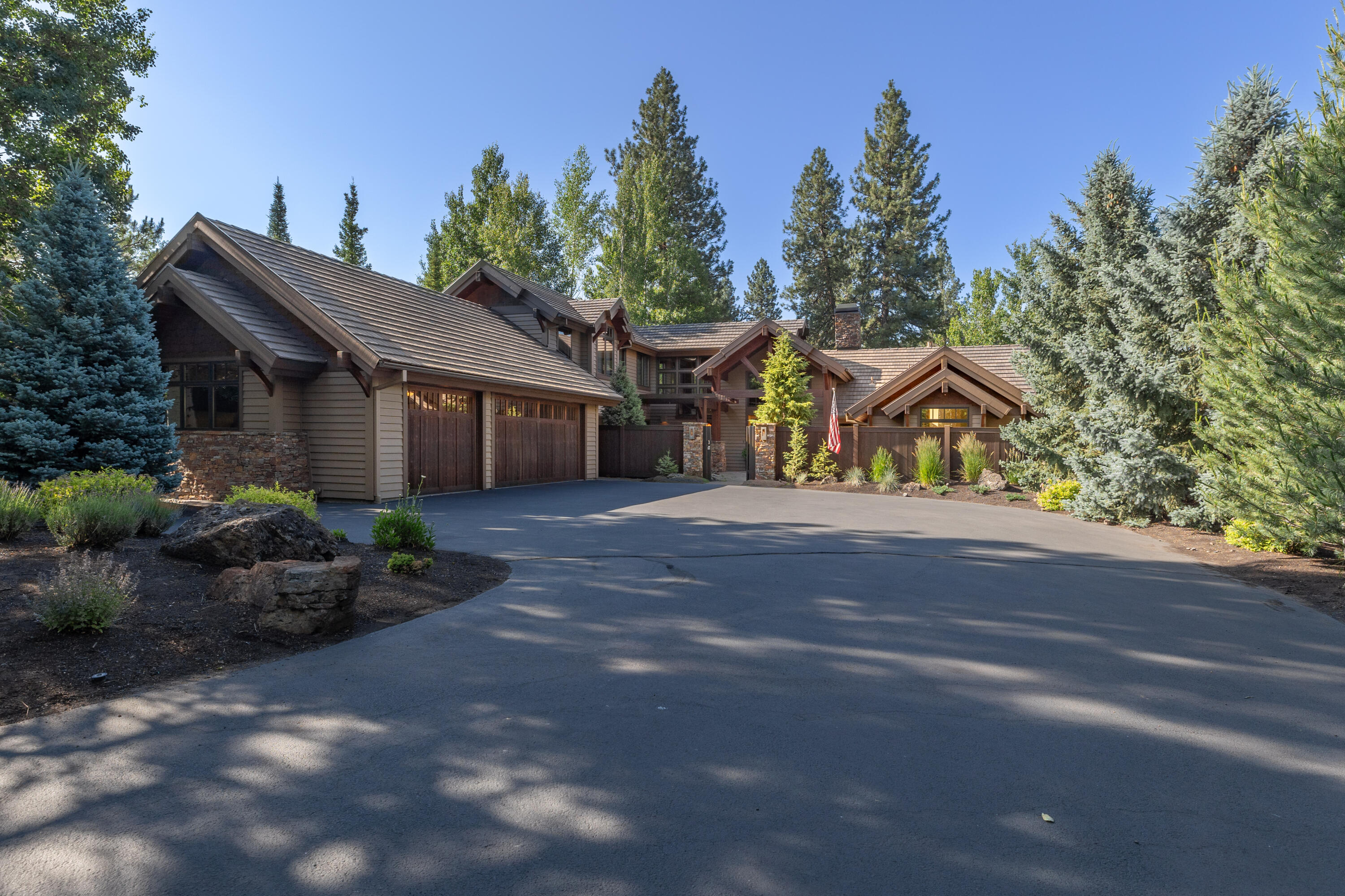 19448 Green Lakes Loop