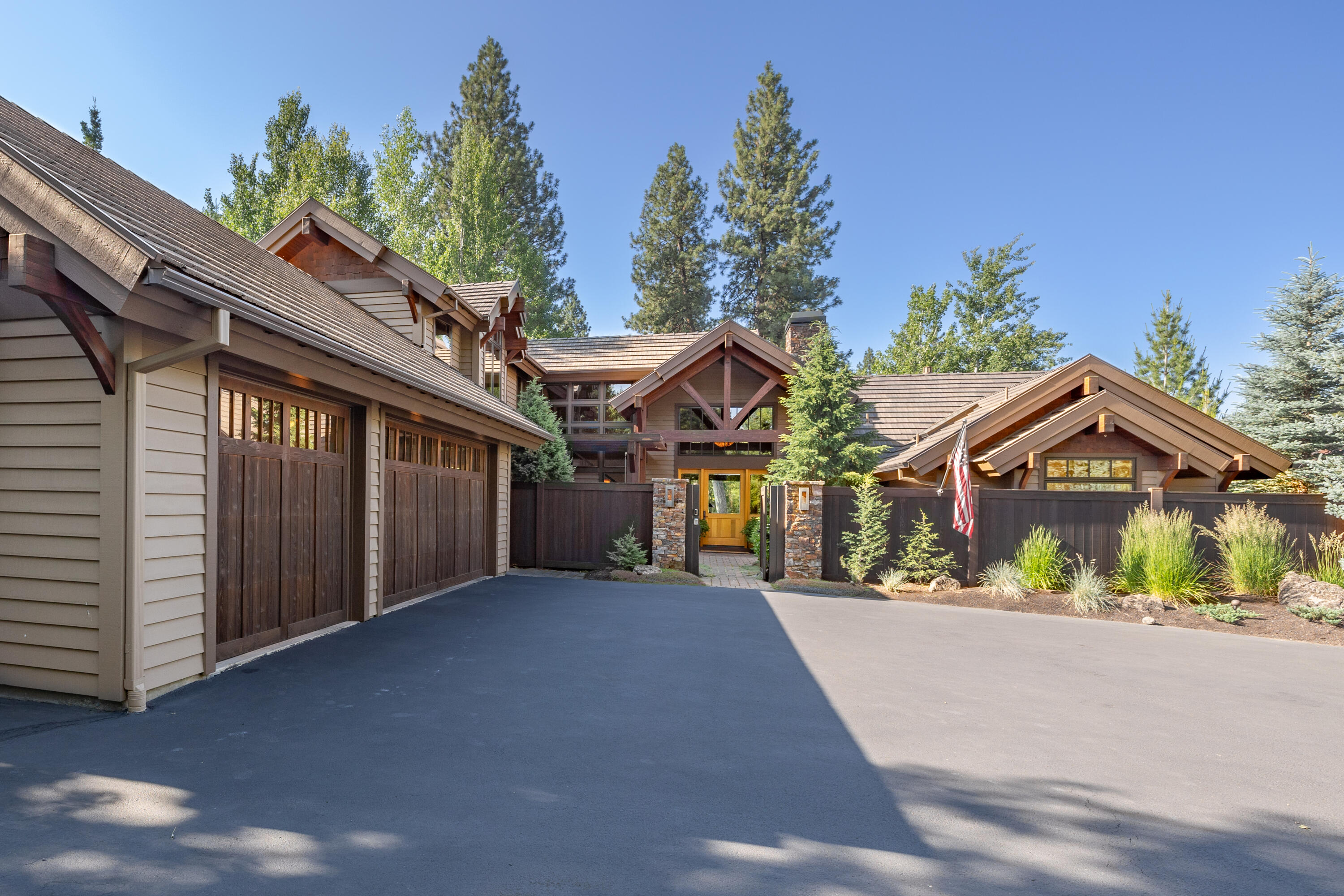 19448 Green Lakes Loop
