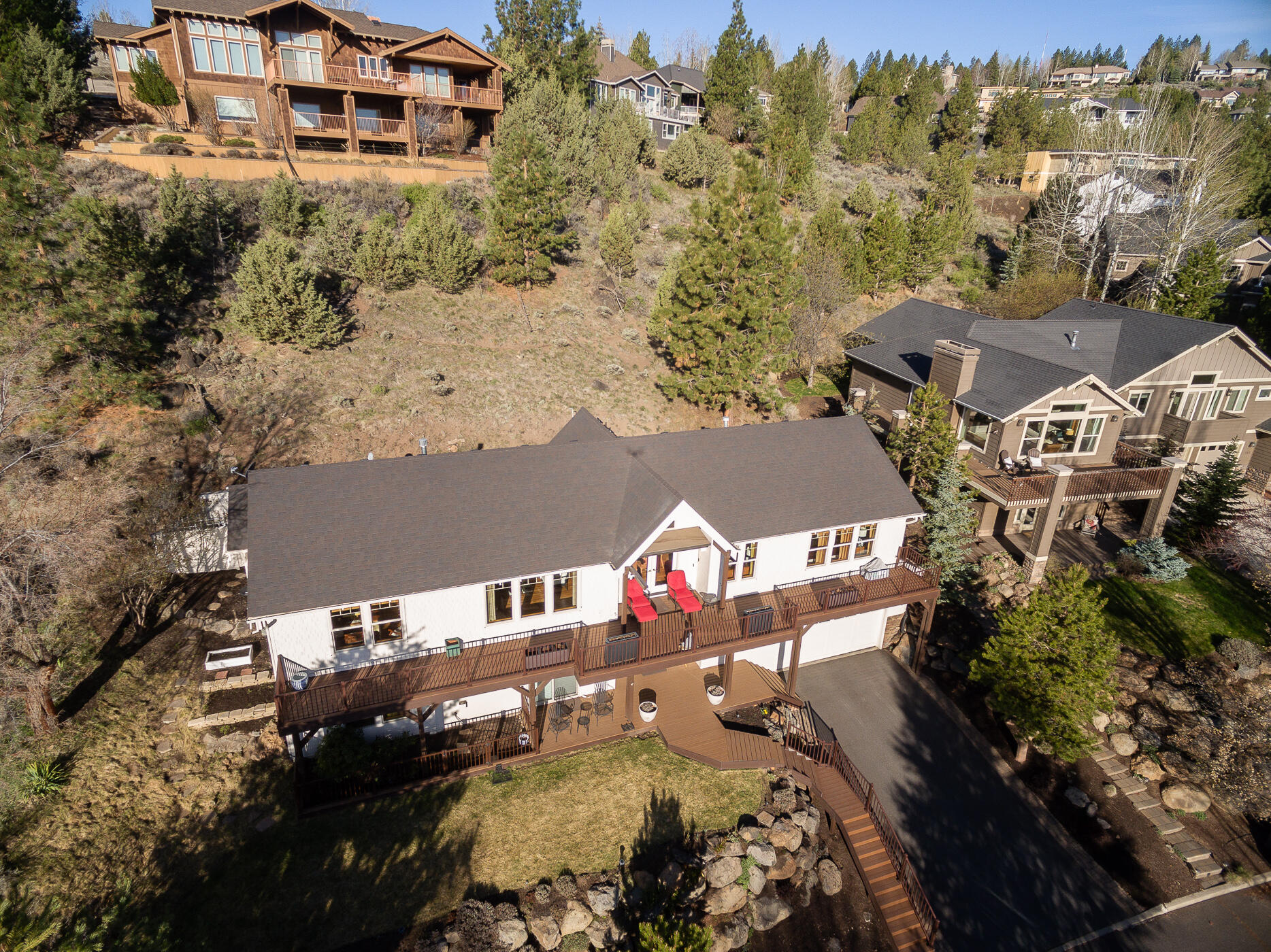 577 NW Greyhawk Avenue