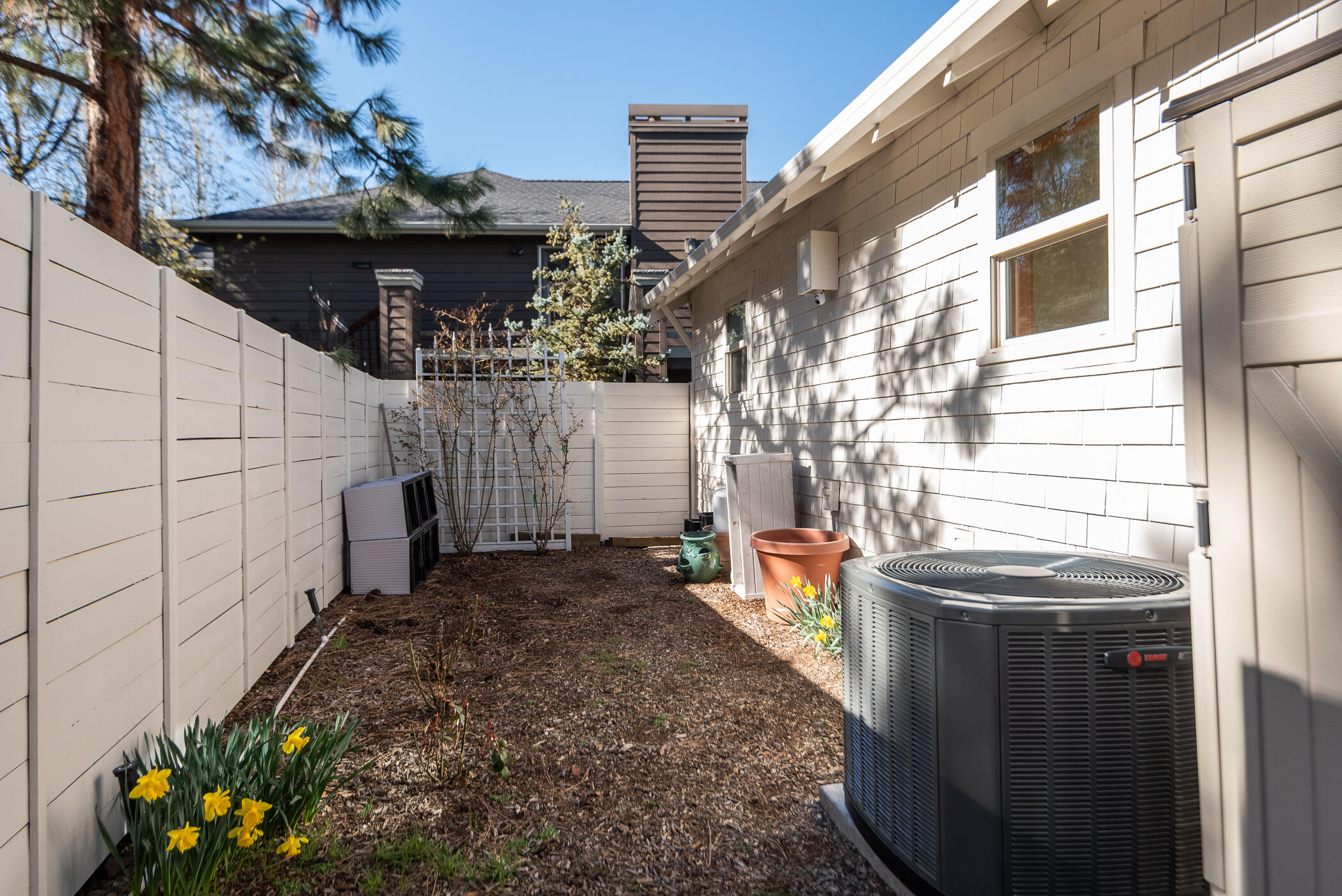 577 NW Greyhawk Avenue