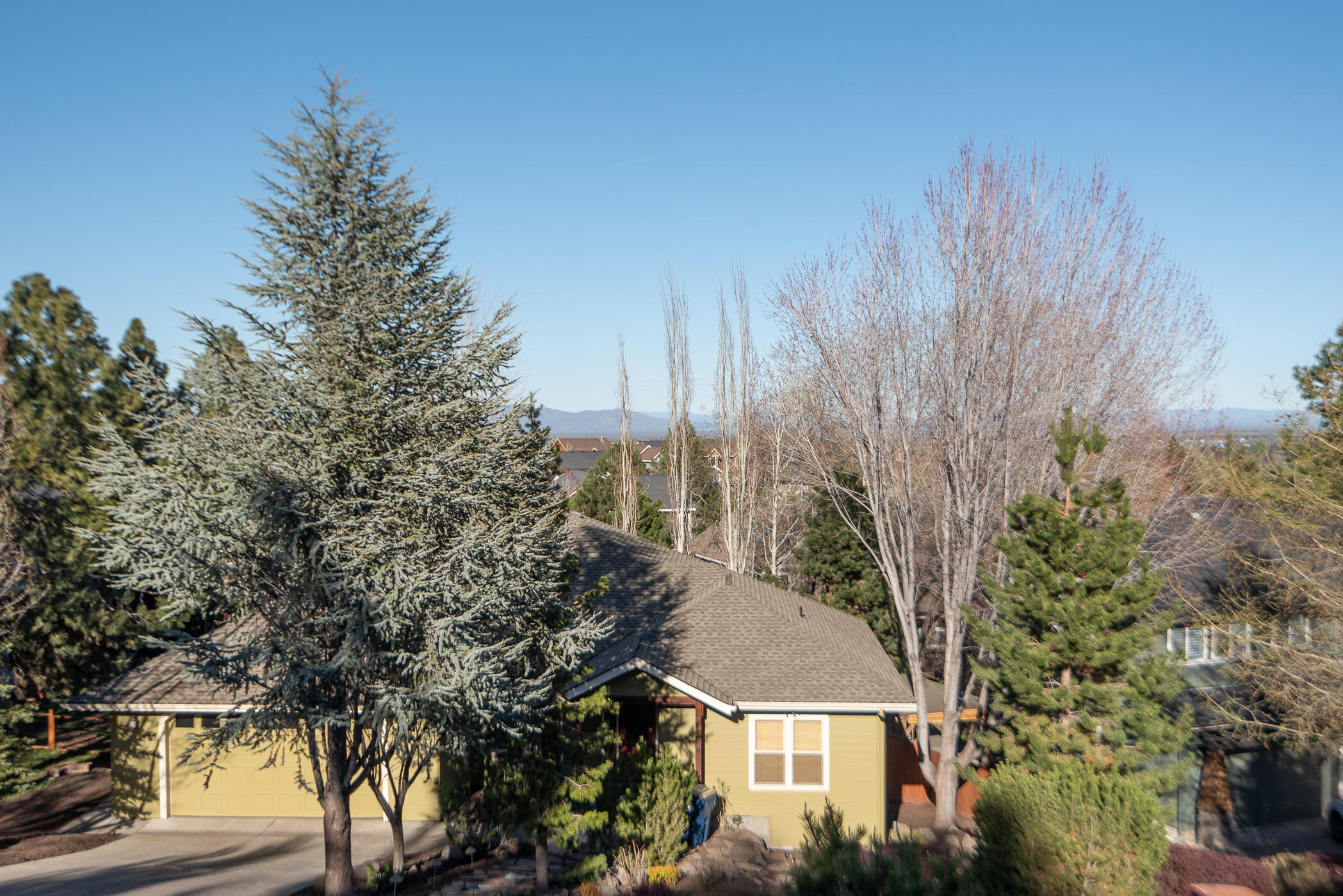 577 NW Greyhawk Avenue