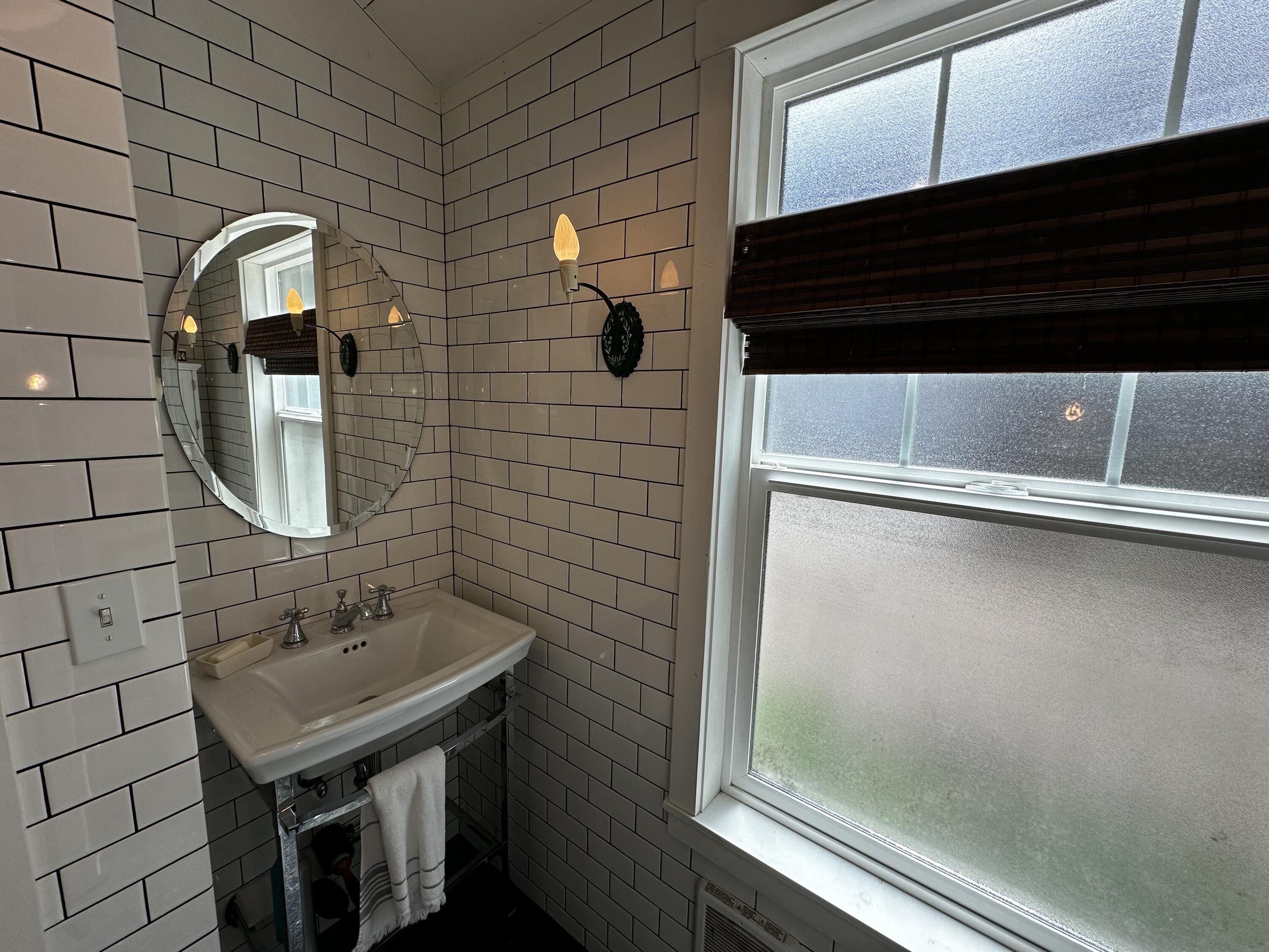 1311 NW Milwaukee Avenue