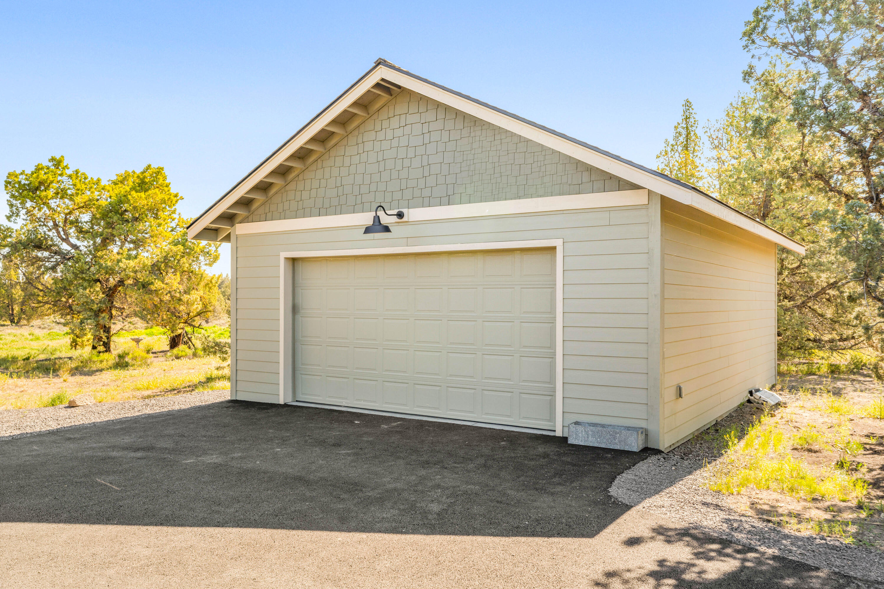 17901 SW Mount Hood Drive