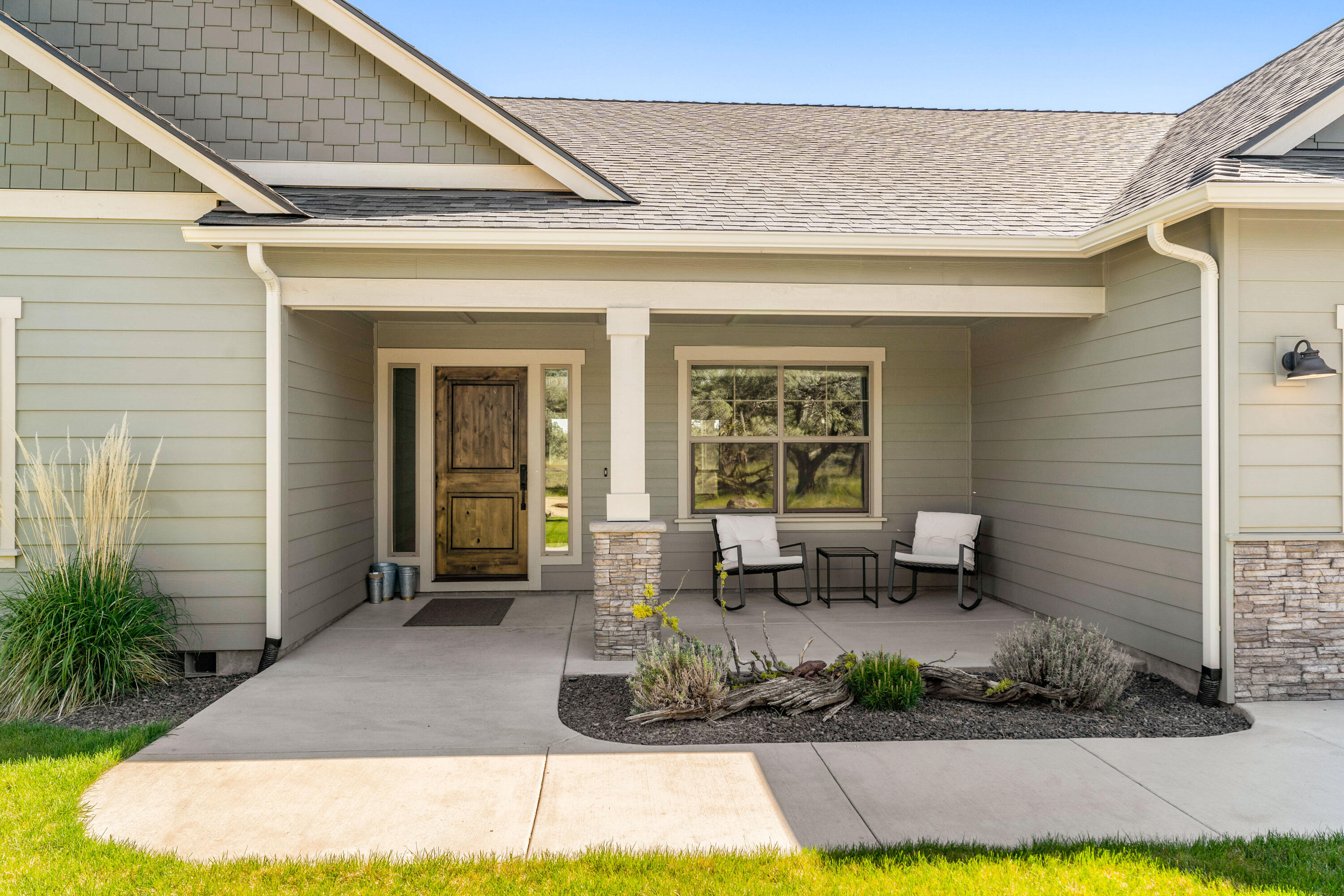 17901 SW Mount Hood Drive