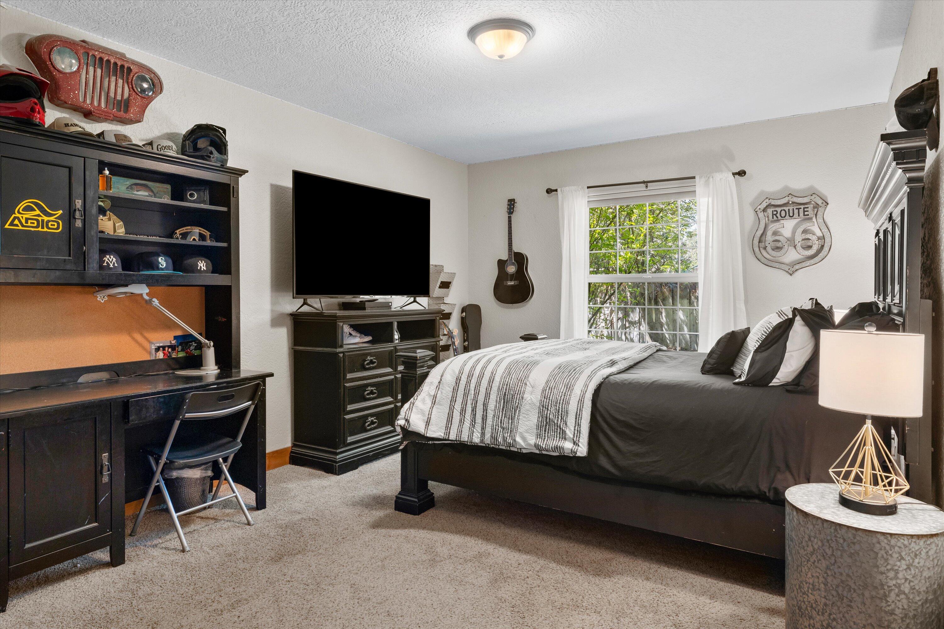 61195 Bonny Bridge
