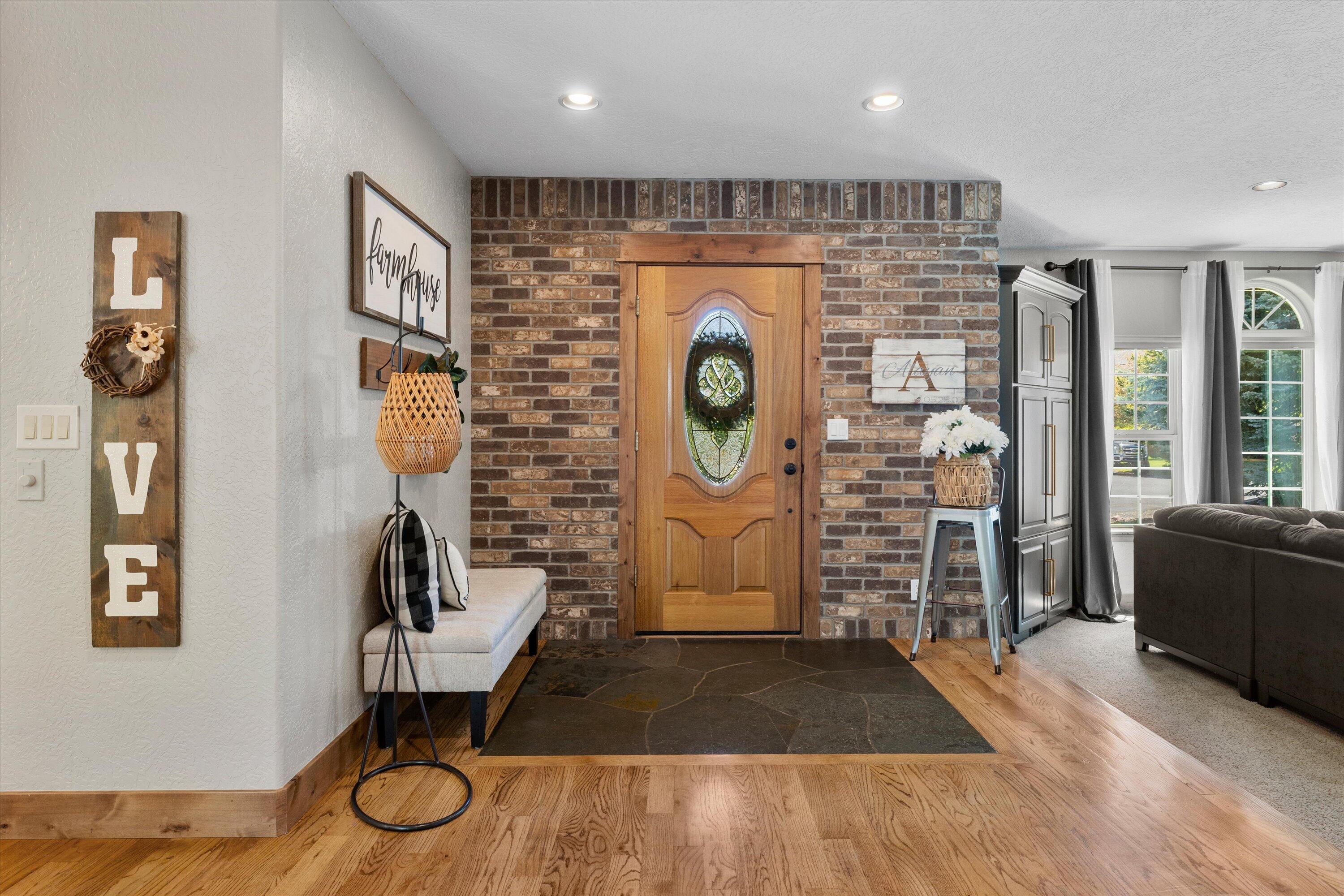 61195 Bonny Bridge