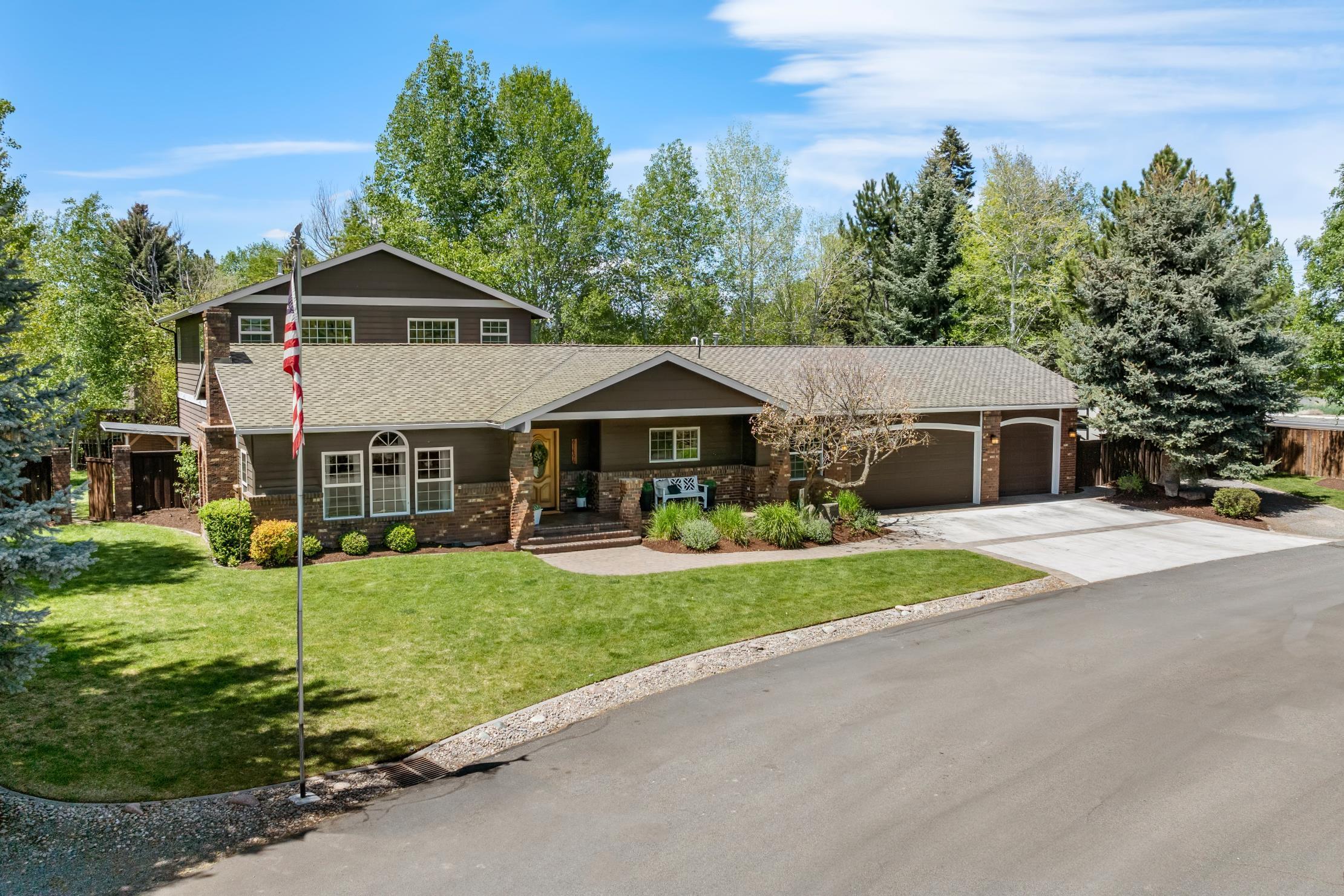 61195 Bonny Bridge