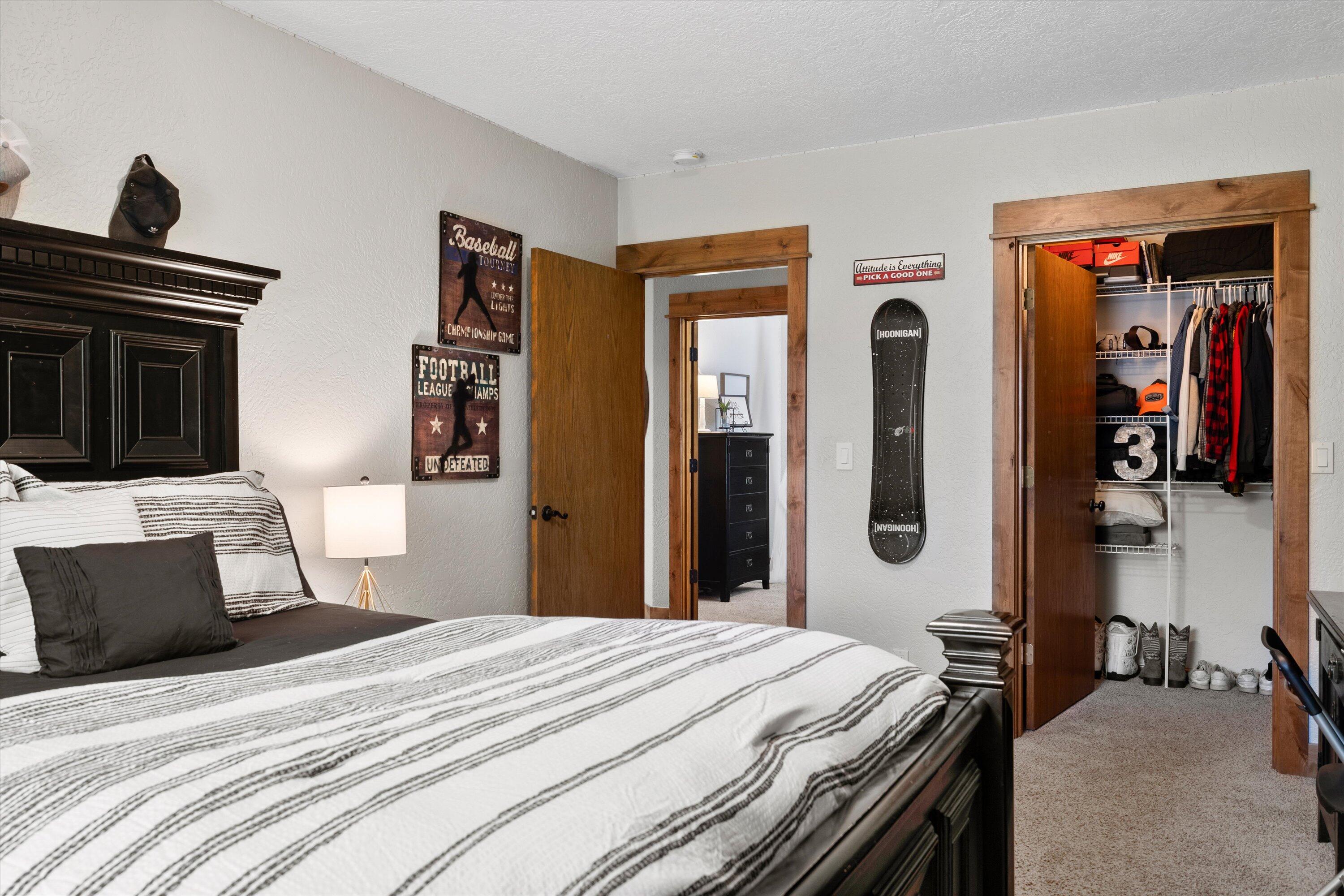 61195 Bonny Bridge