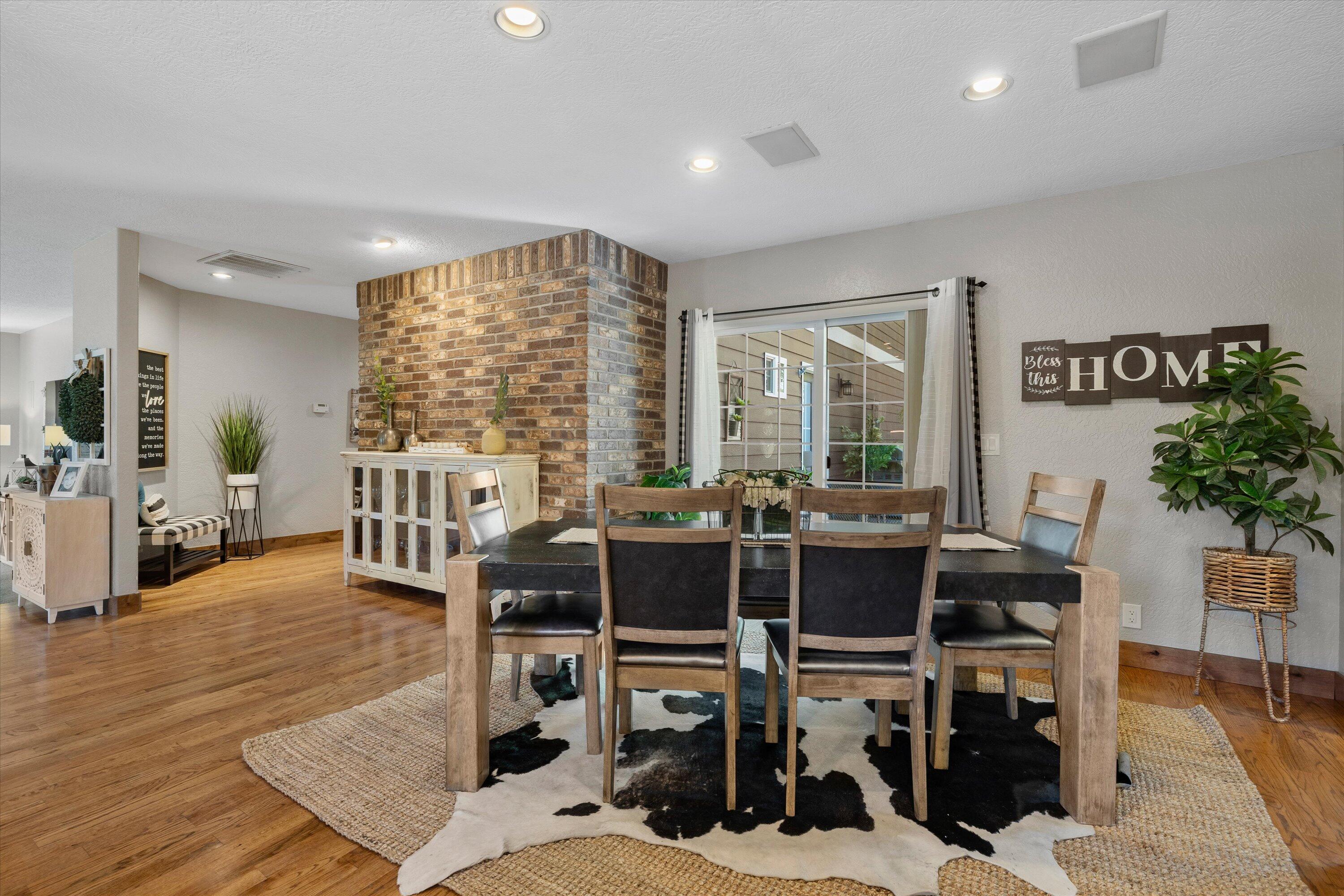 61195 Bonny Bridge