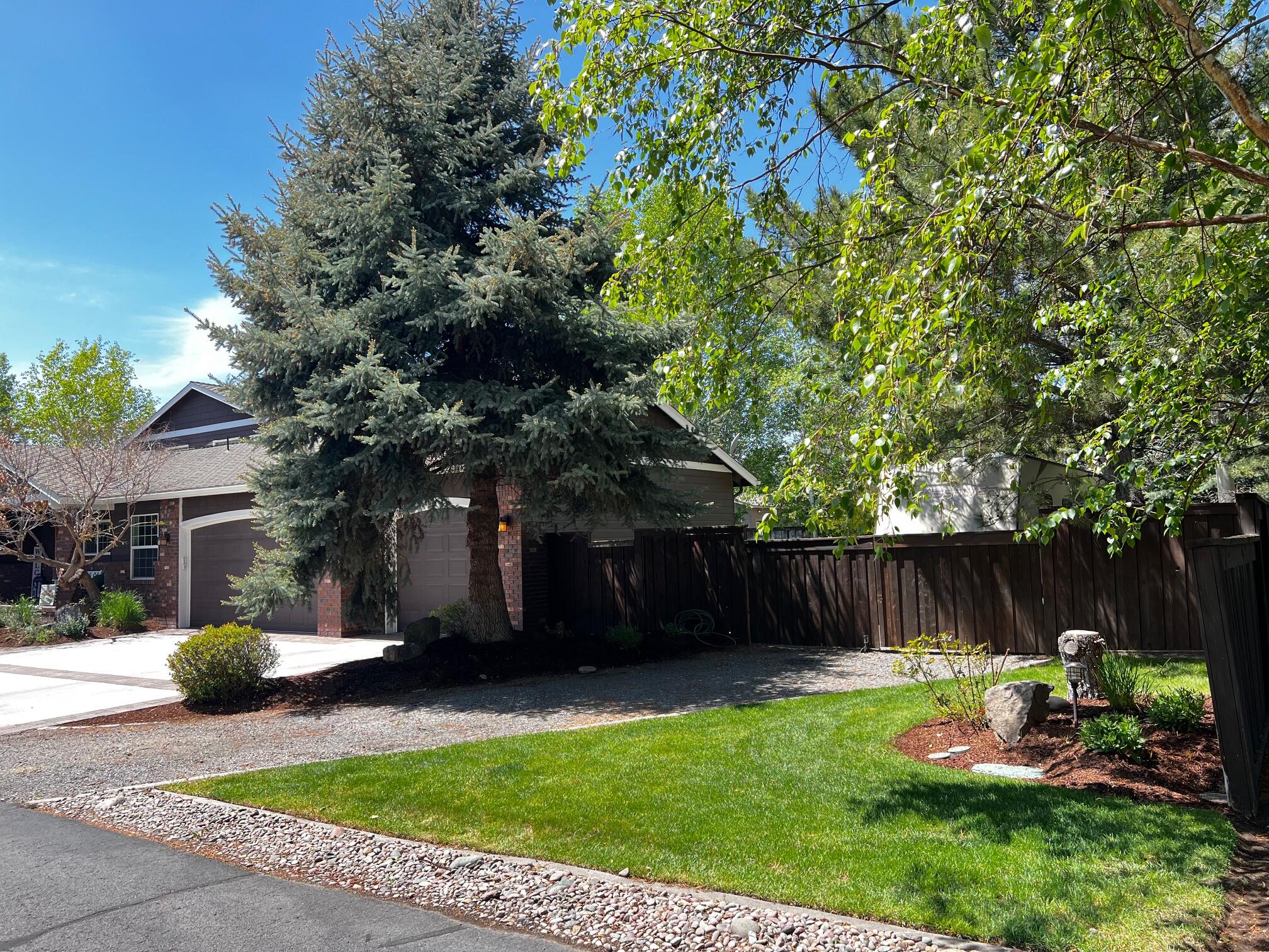 61195 Bonny Bridge