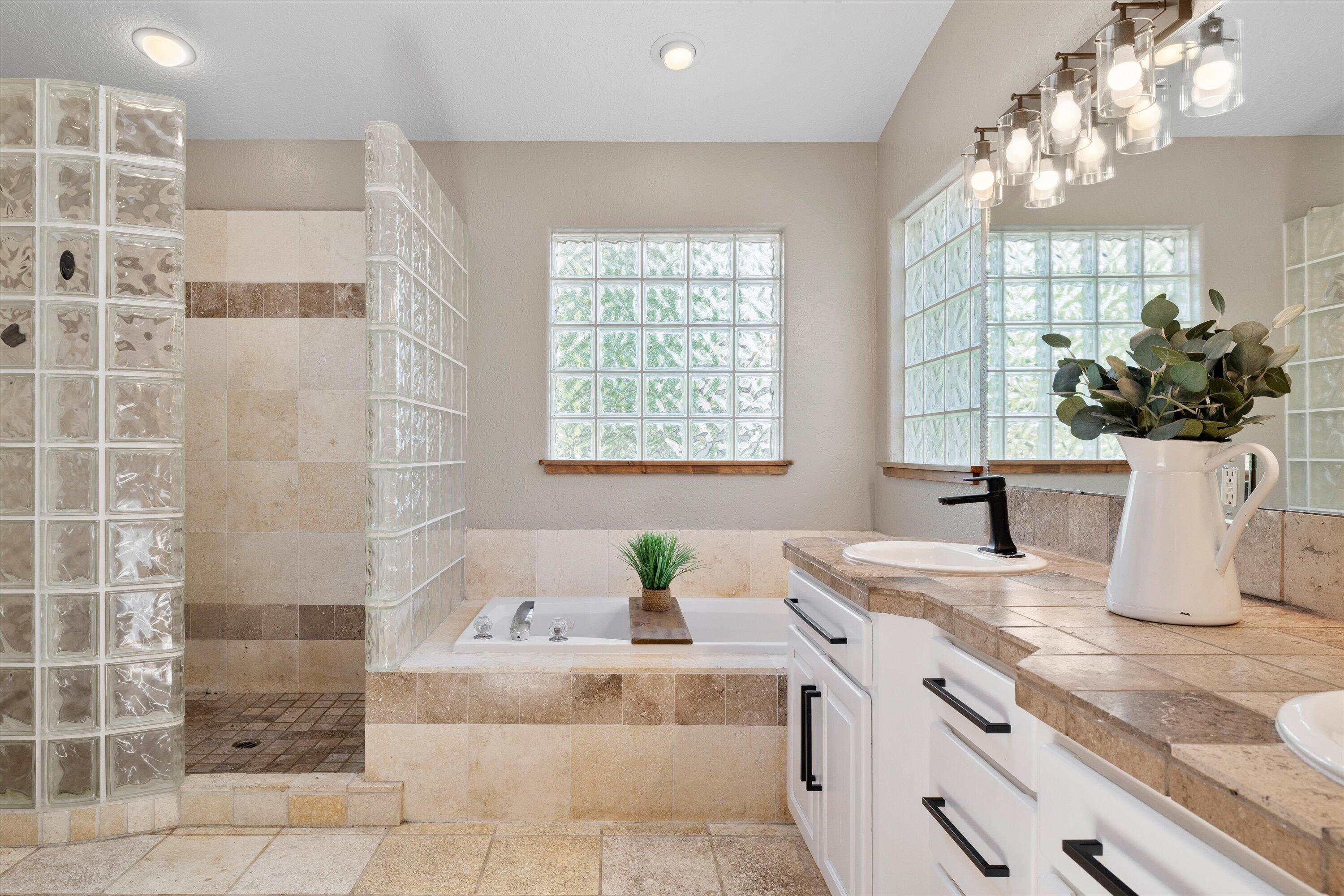 61195 Bonny Bridge