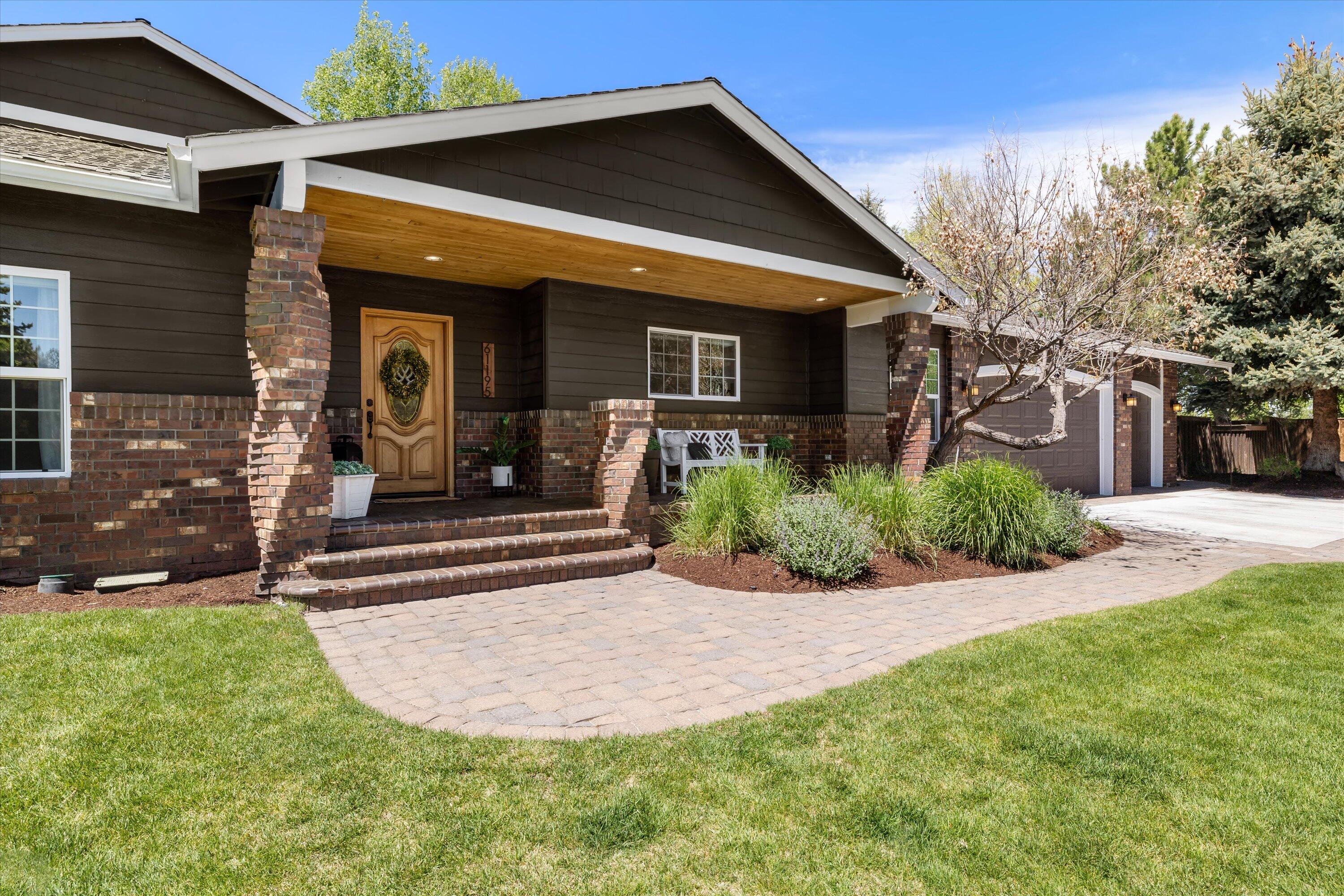 61195 Bonny Bridge